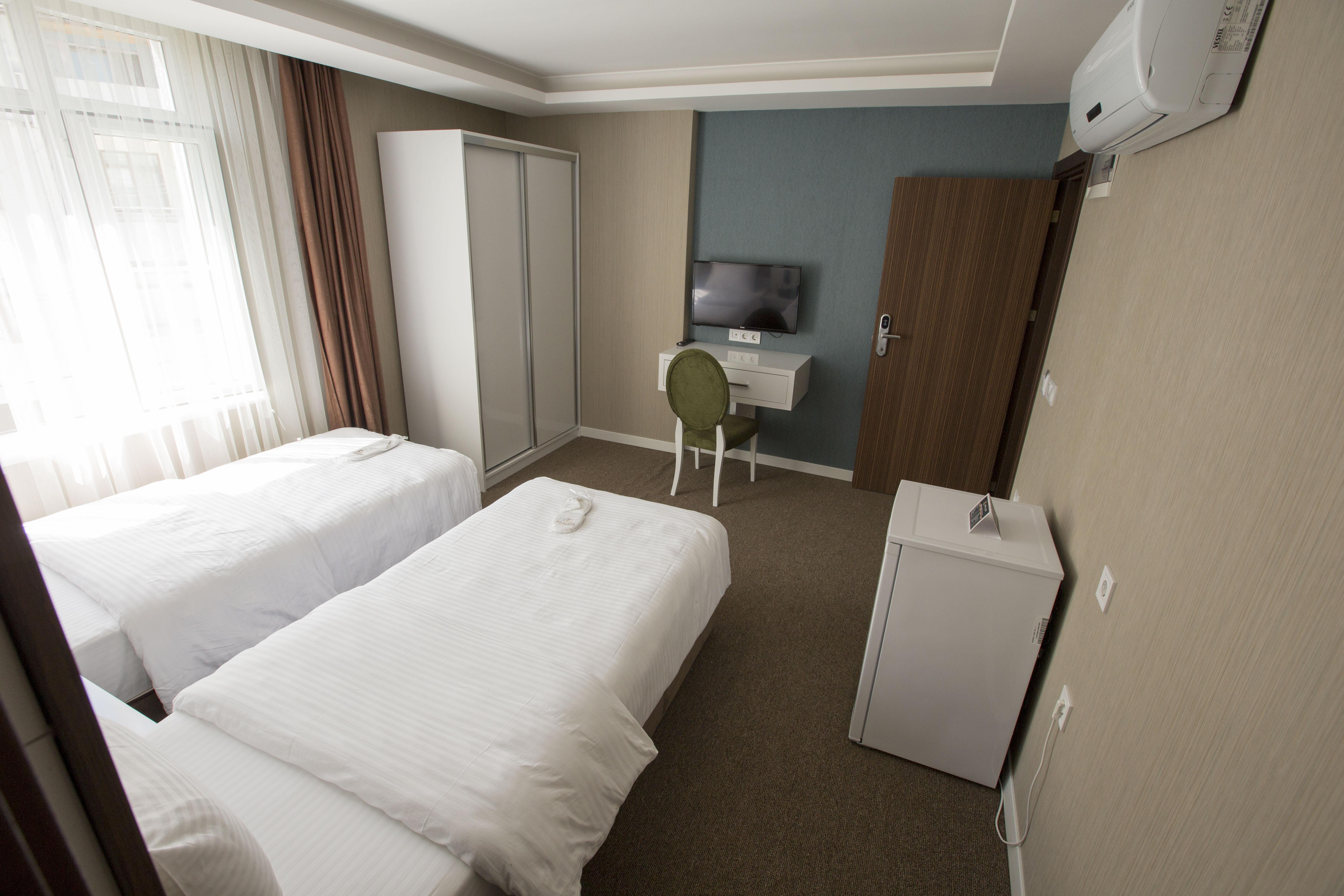 Royal Life Exclusive Hotel