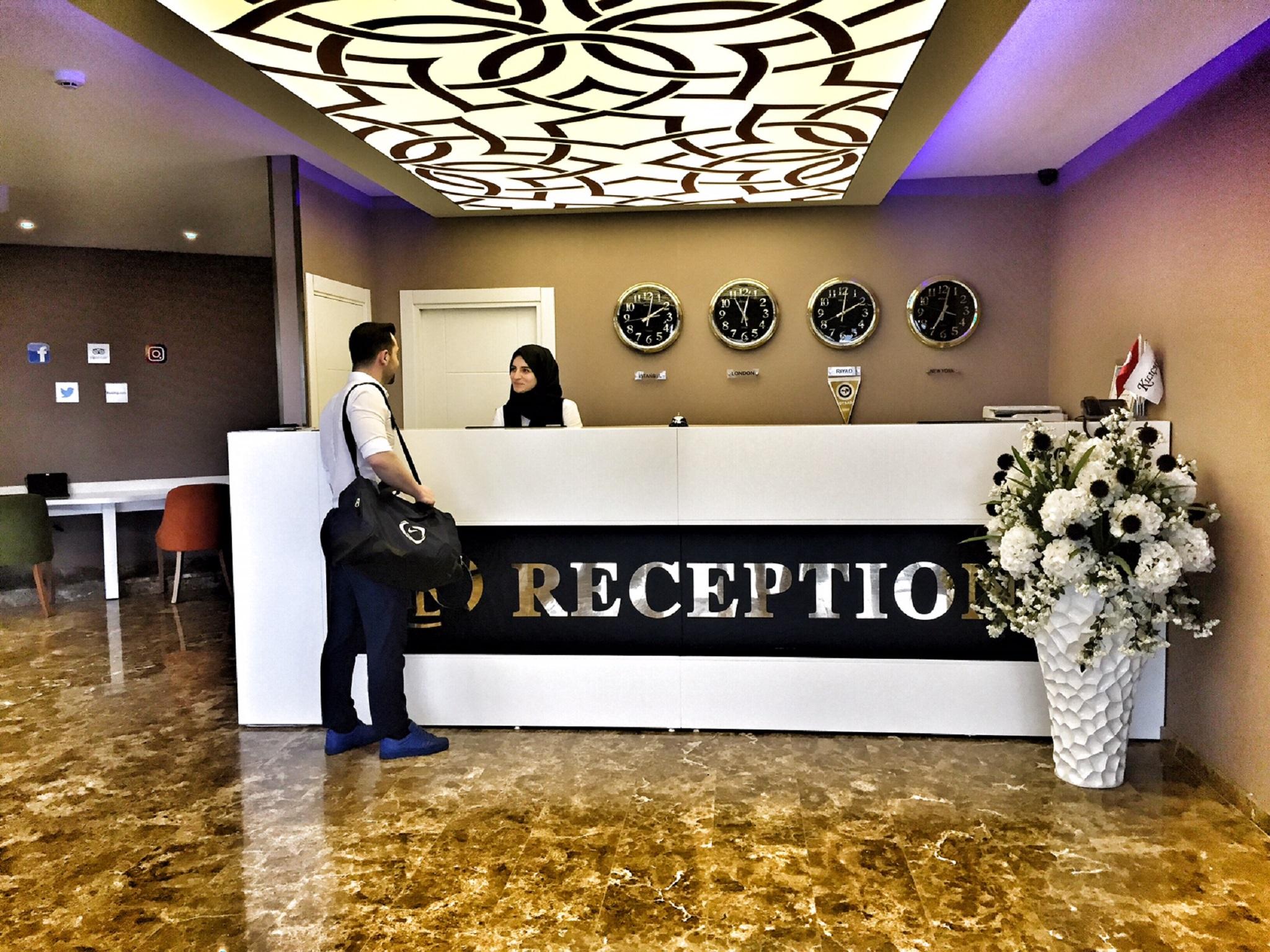 Royal Life Exclusive Hotel