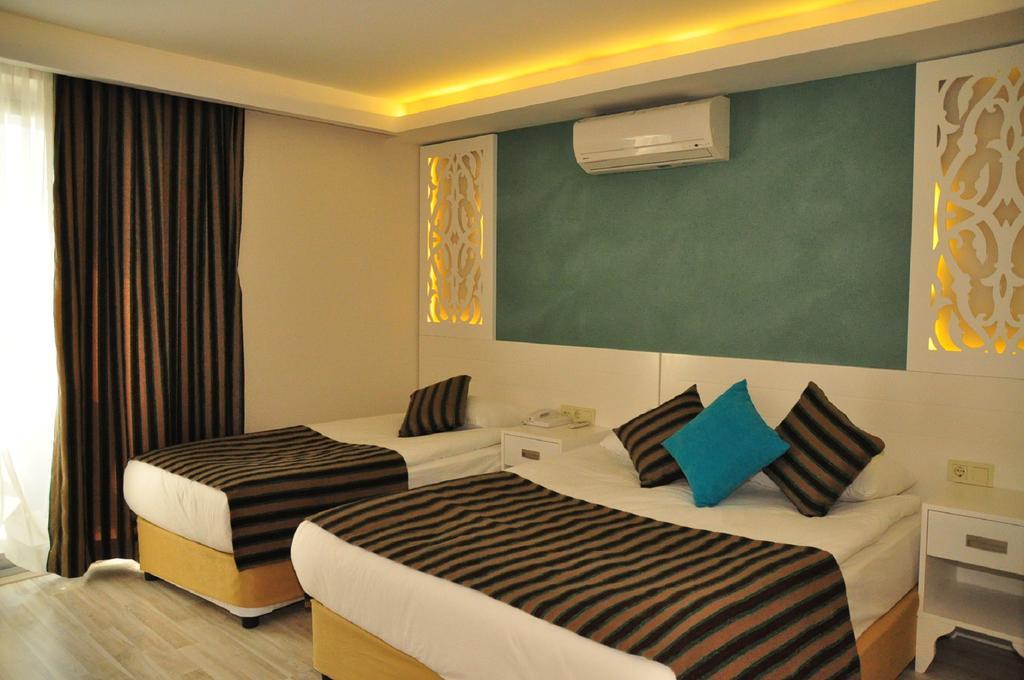 Hotel Aura Boutique 3*