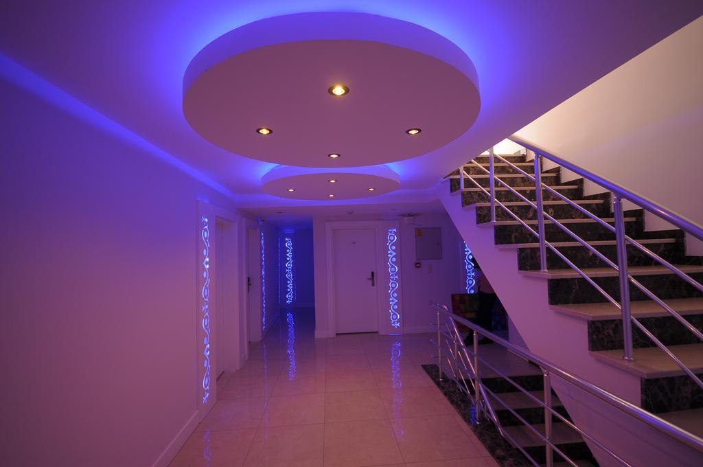 Aura Boutique