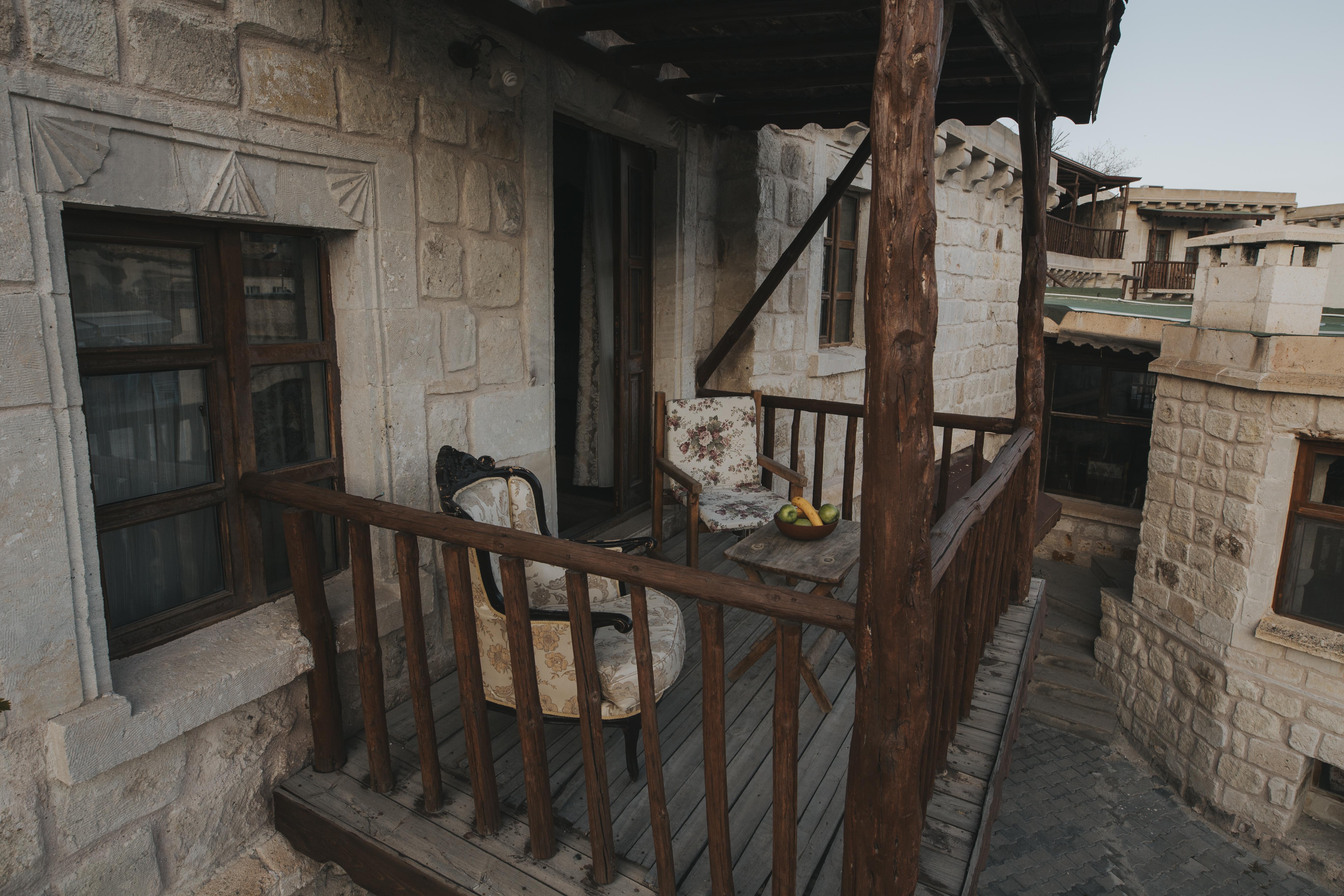Hotel Flintstones Cave 2*