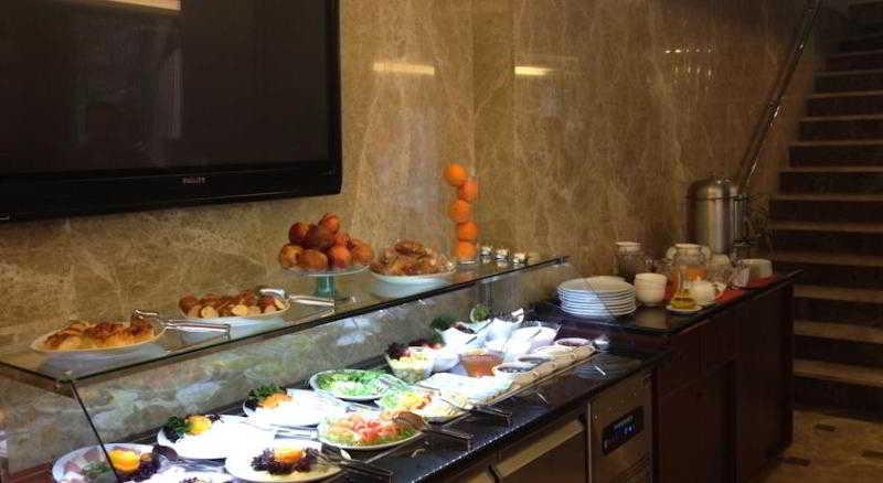 Regency World Hotel