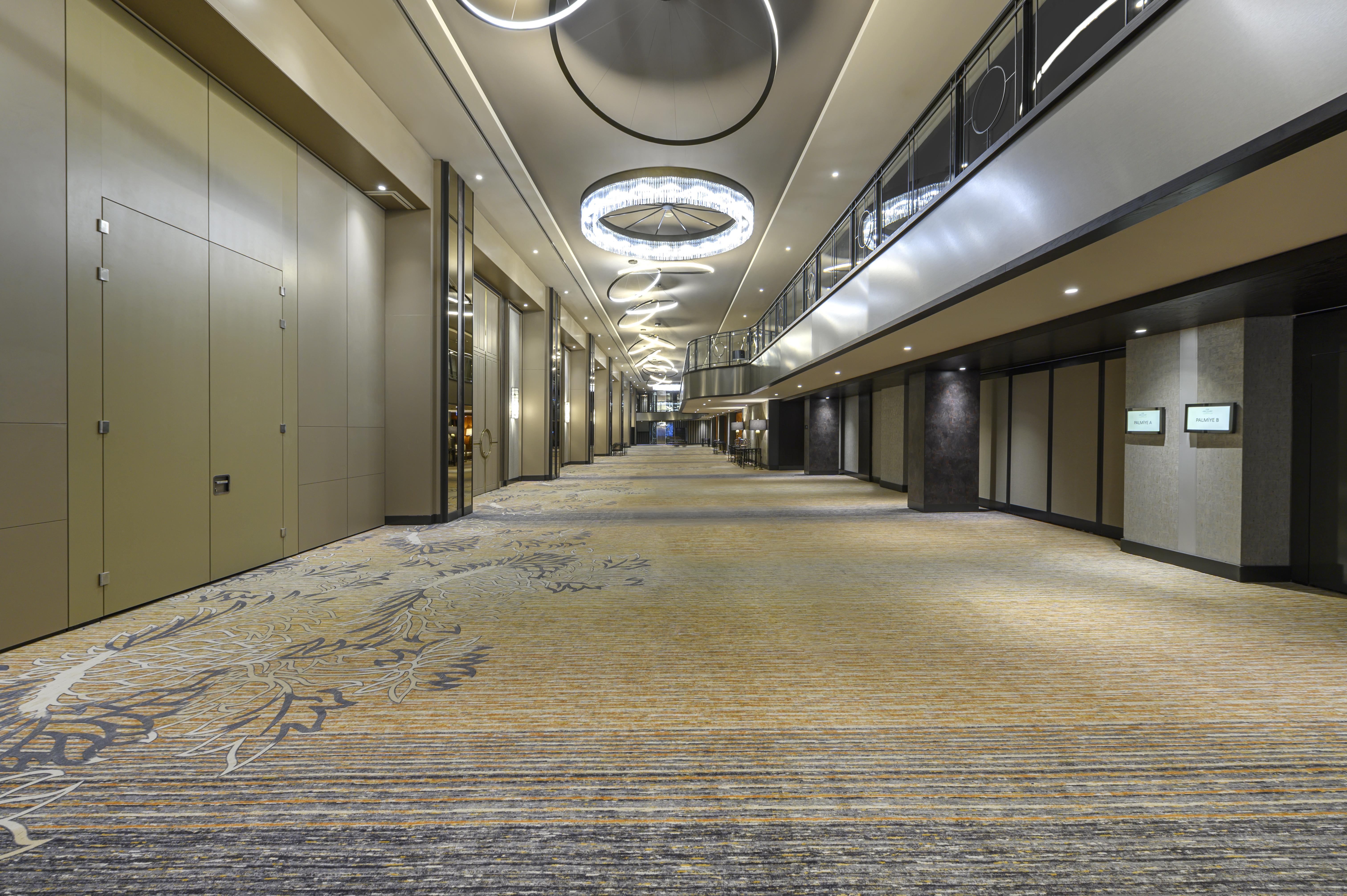Elite World Grand Hotel