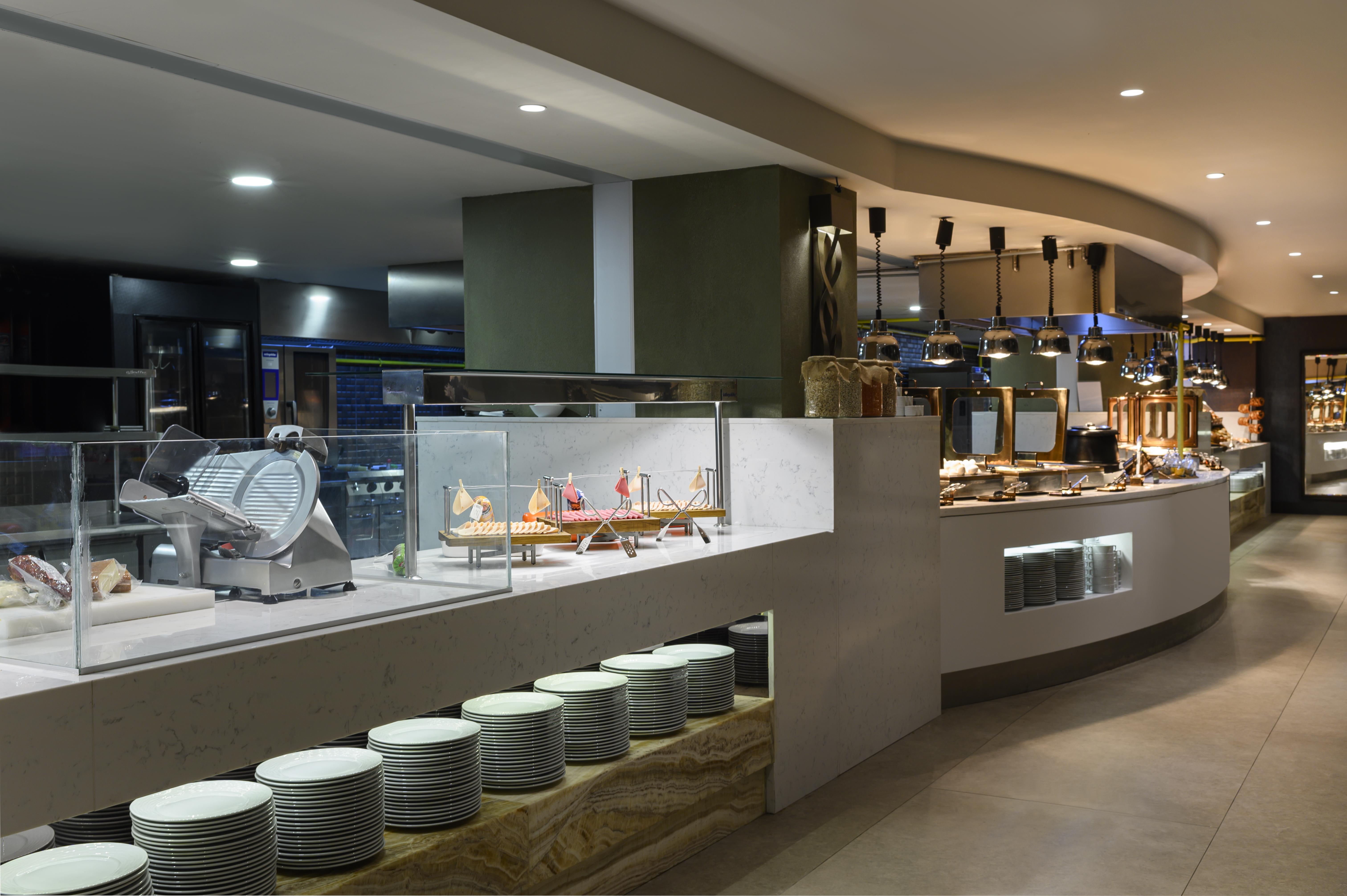 Elite World Grand Hotel