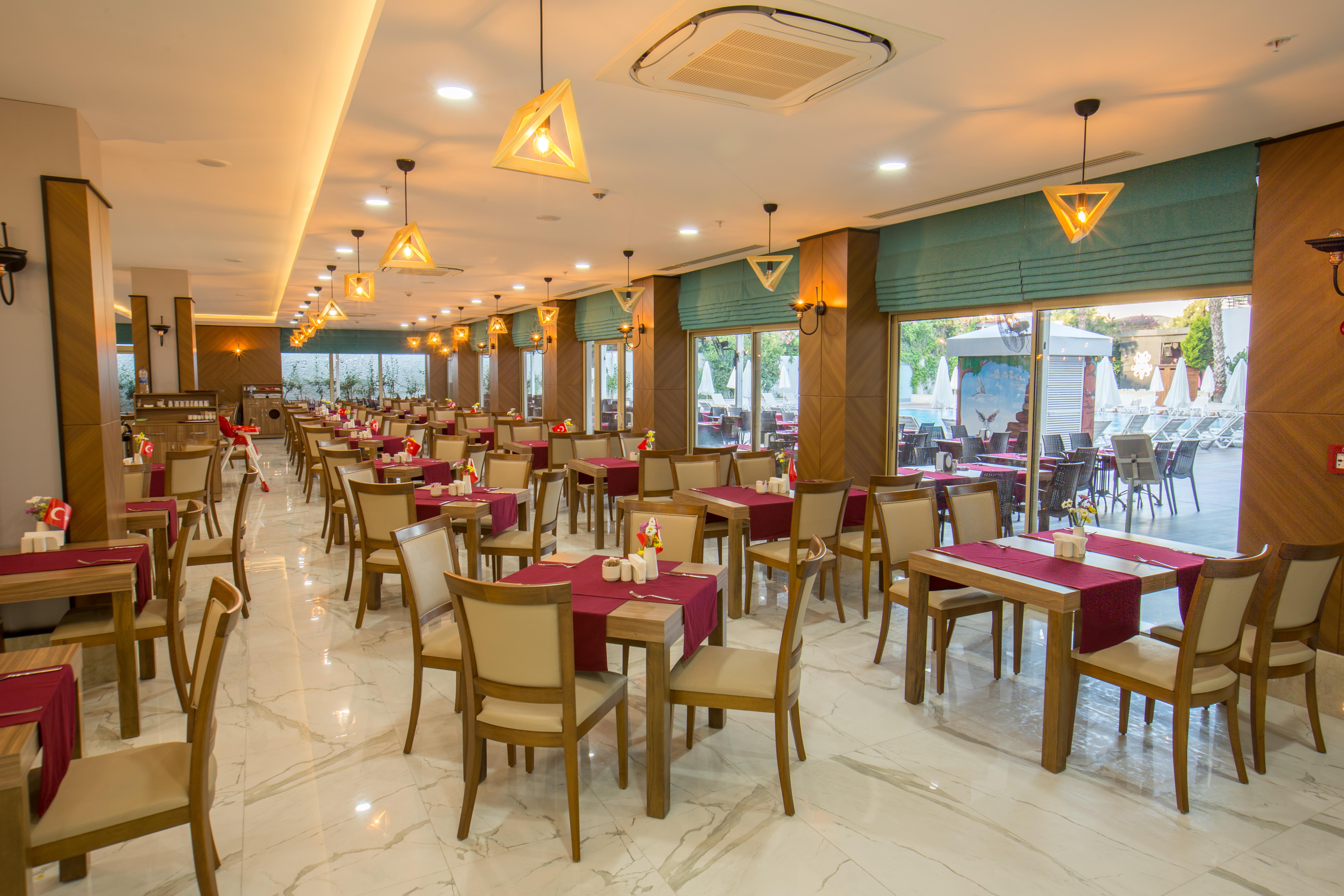Hotel Aquamarin & 4*