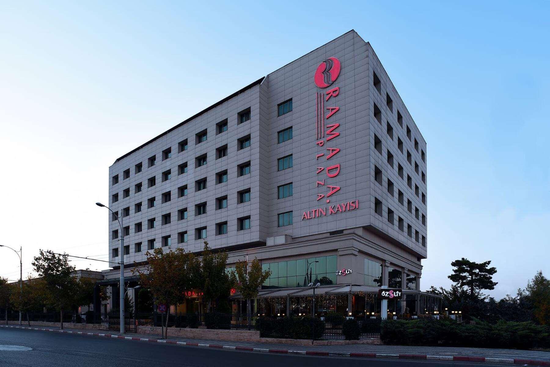 Hotel Ramada Plaza Altin Kayisi 5*
