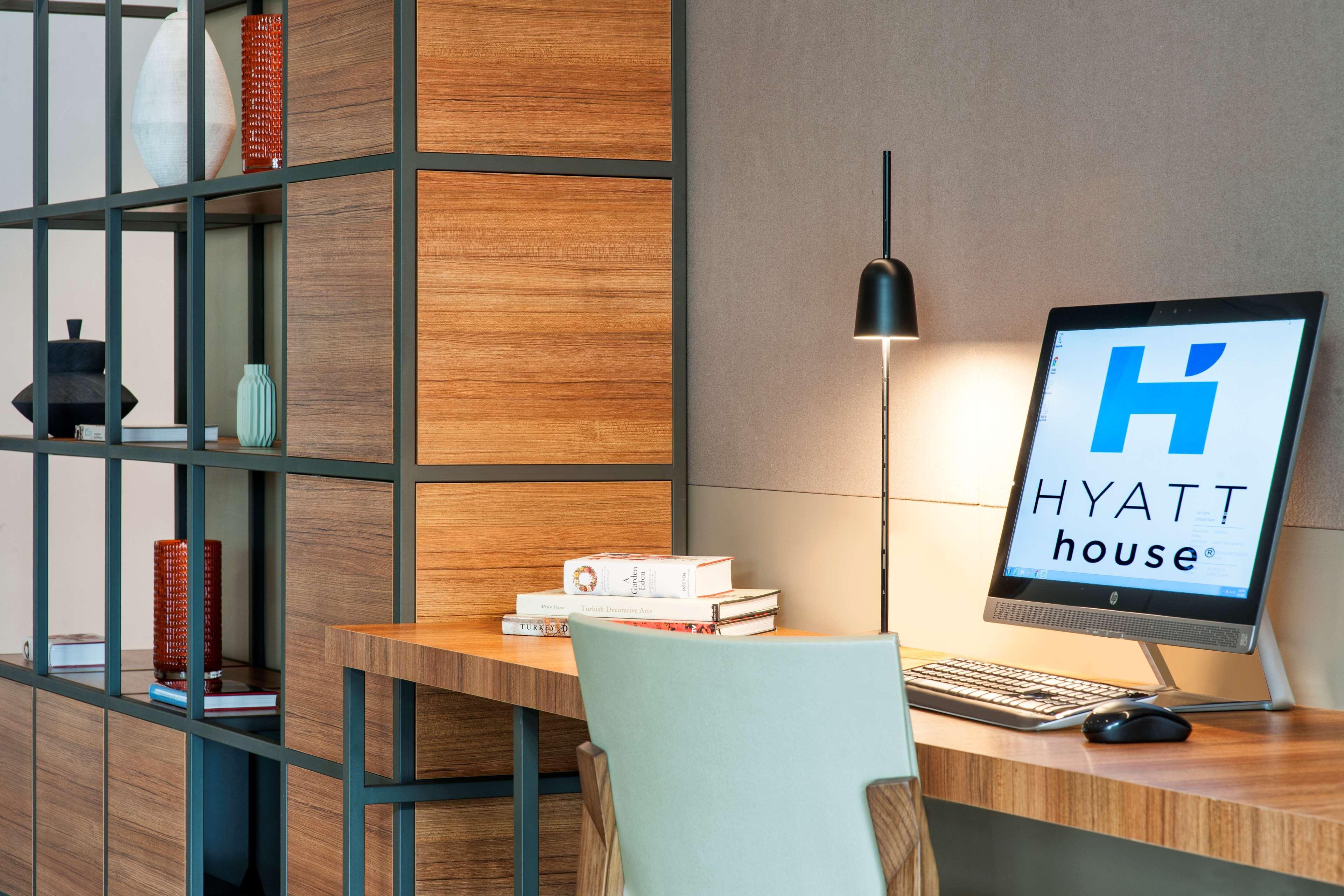 Hyatt House Hotel 4*