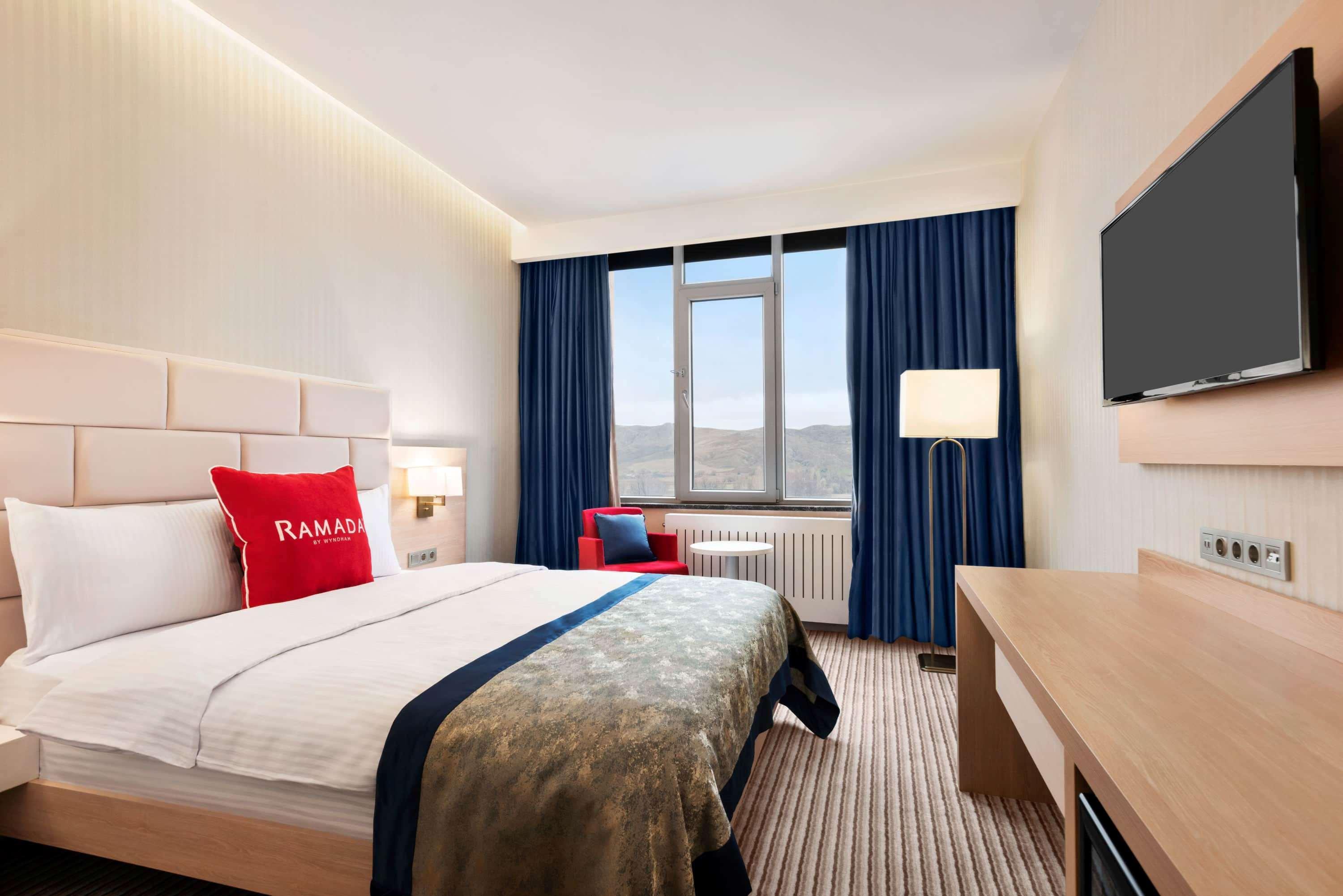 Hotel Ramada By Wyndham 3*