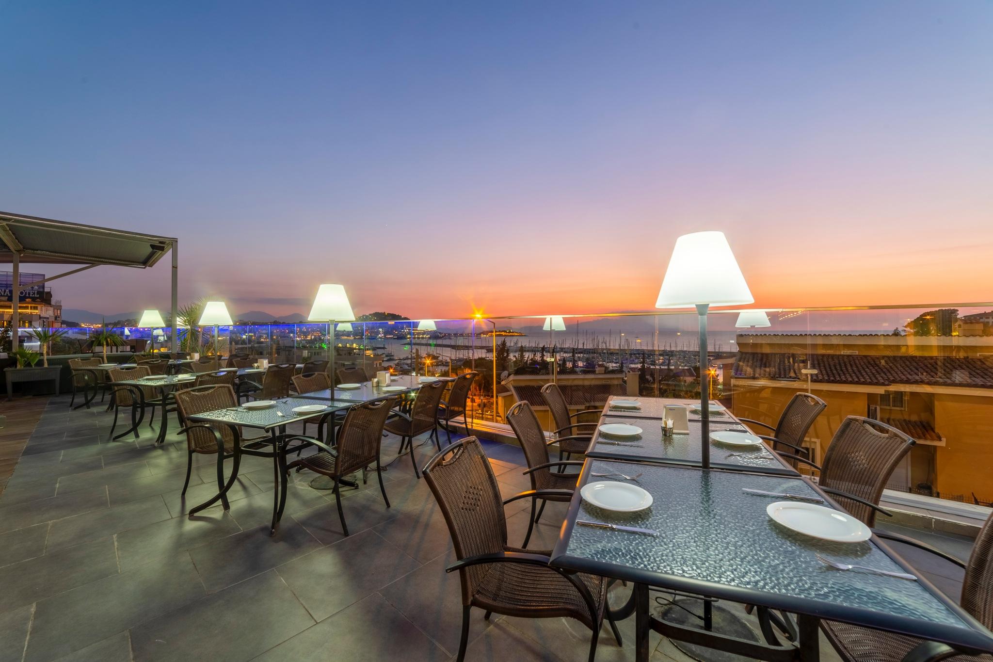 Marina Hotel