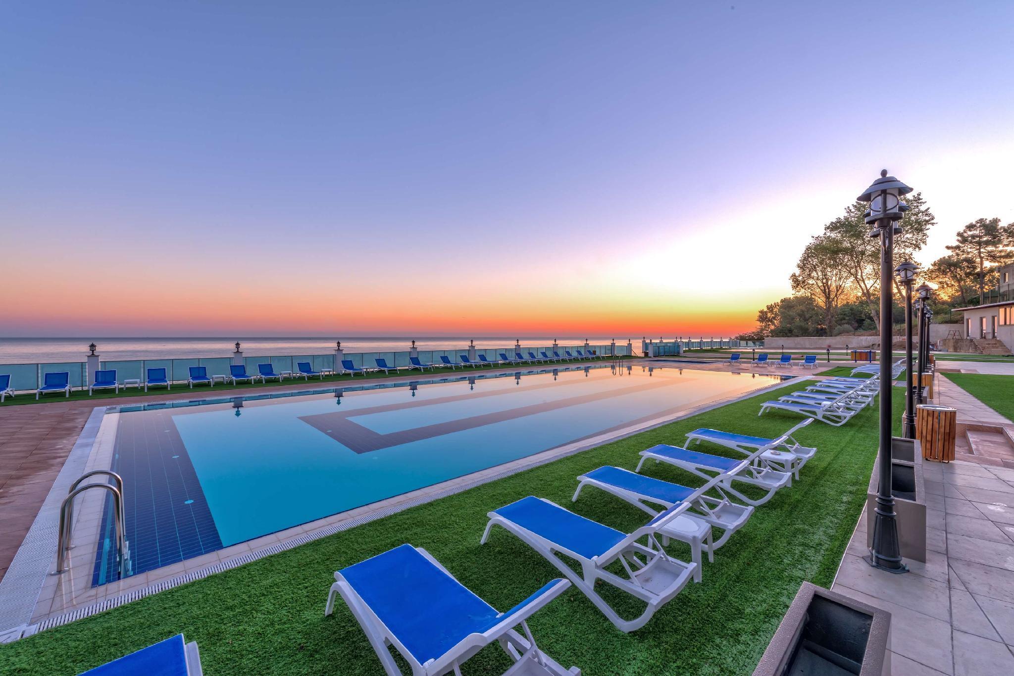 Ramada By Wyndham Hotel 5*