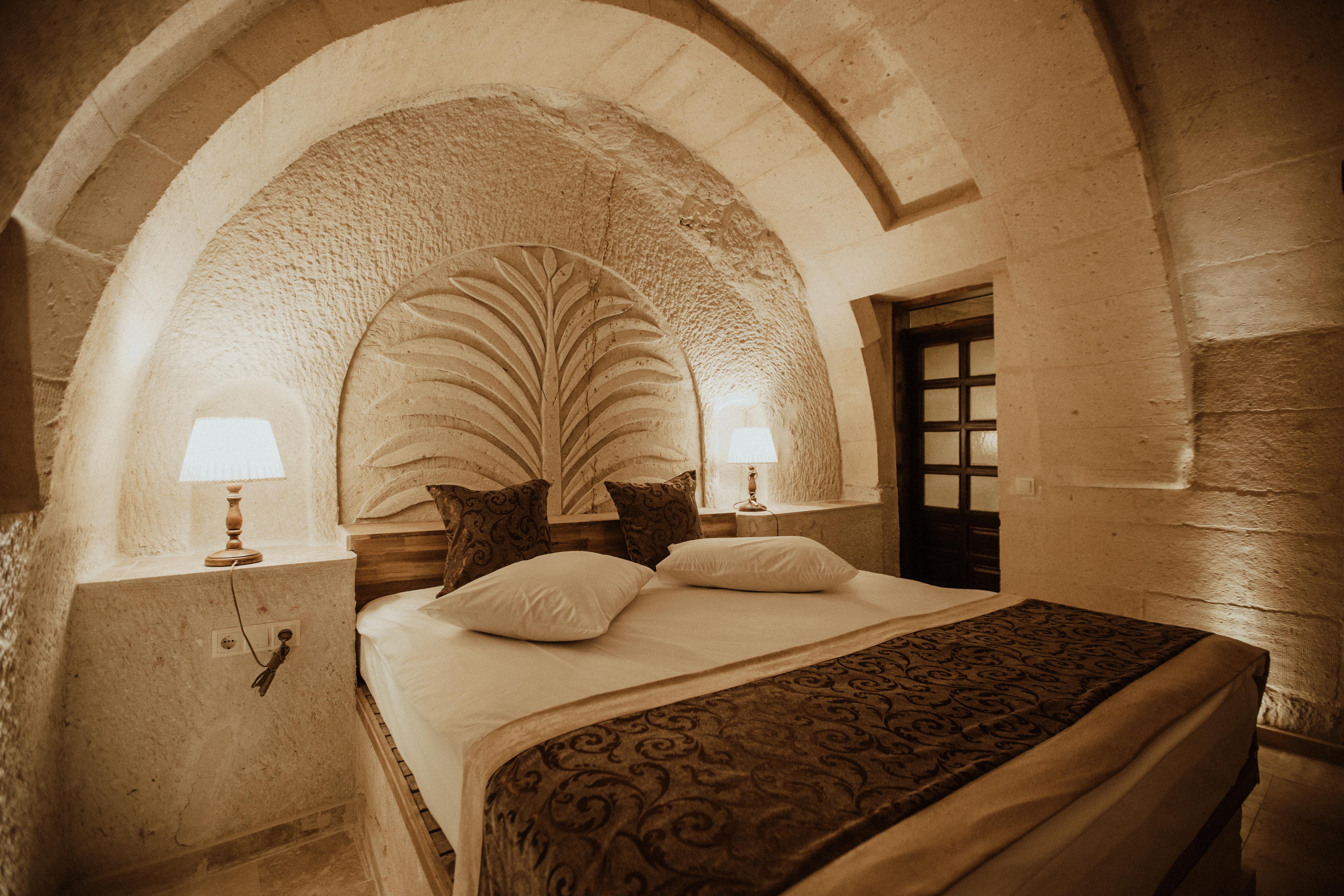 Hotel Kismet Cave Mansion