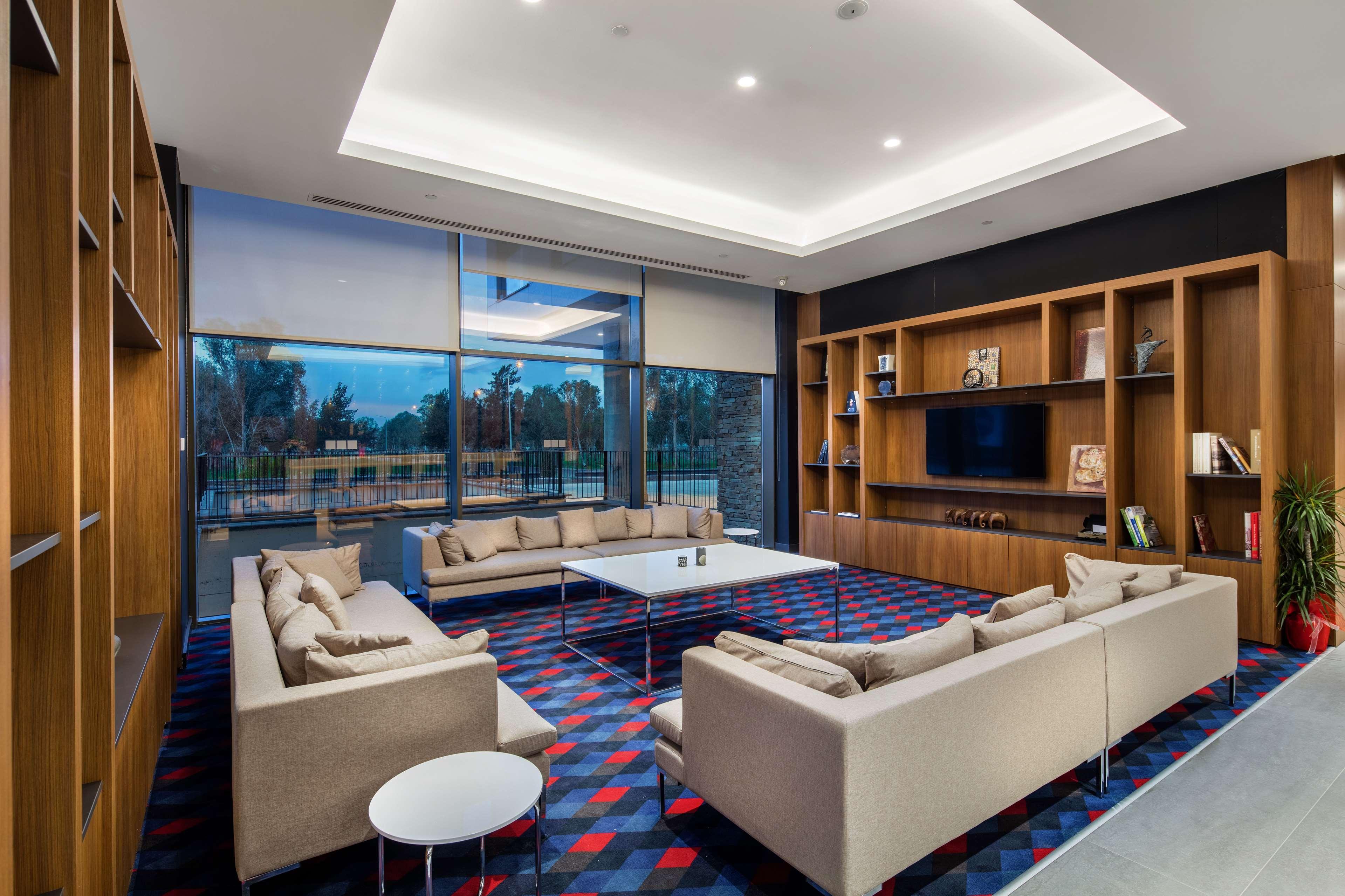 Hampton By Hilton Izmir Hotel 4*