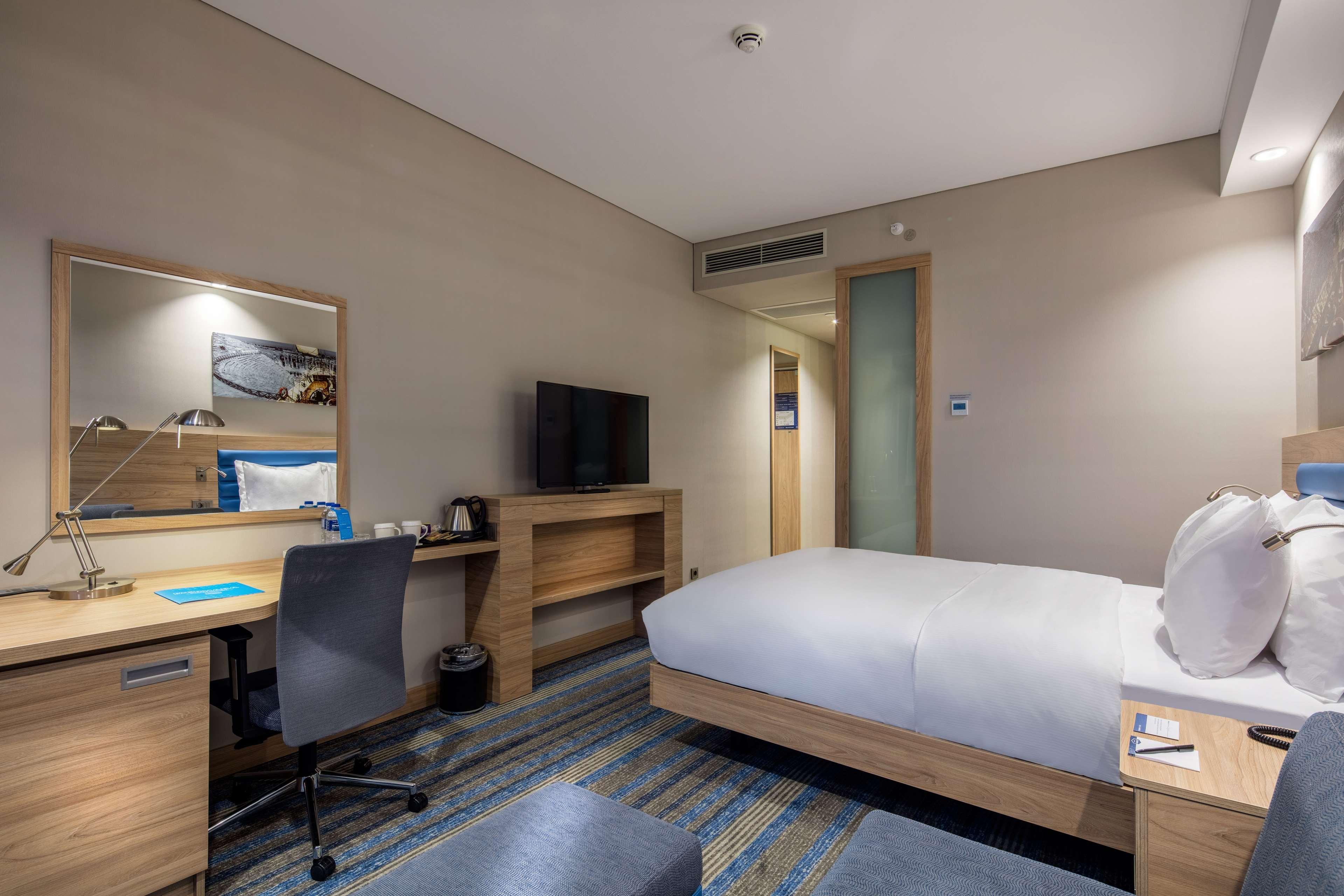 Hotel Hampton By Hilton Izmir