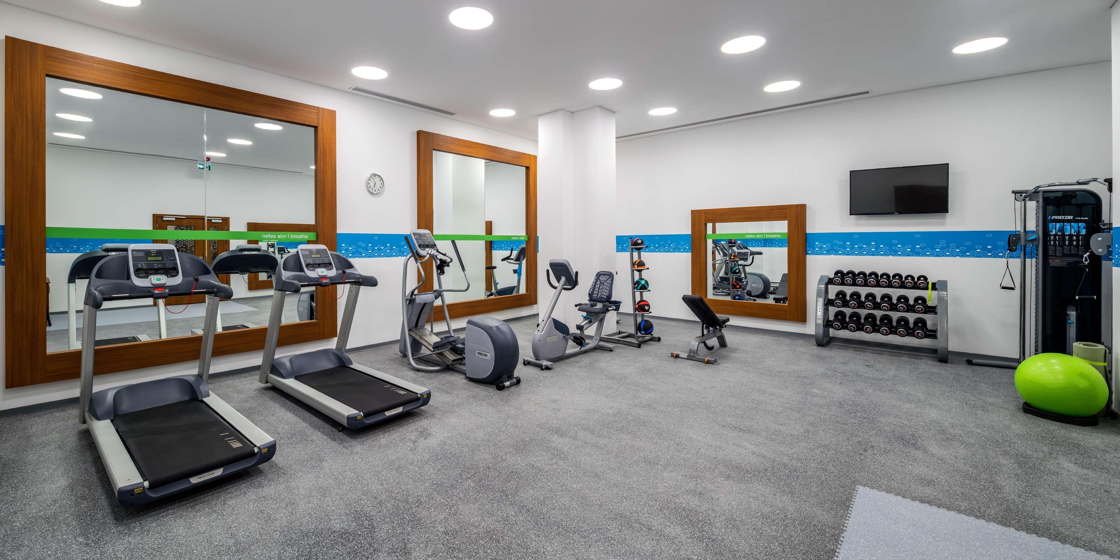 Hampton By Hilton Izmir Hotel 4*