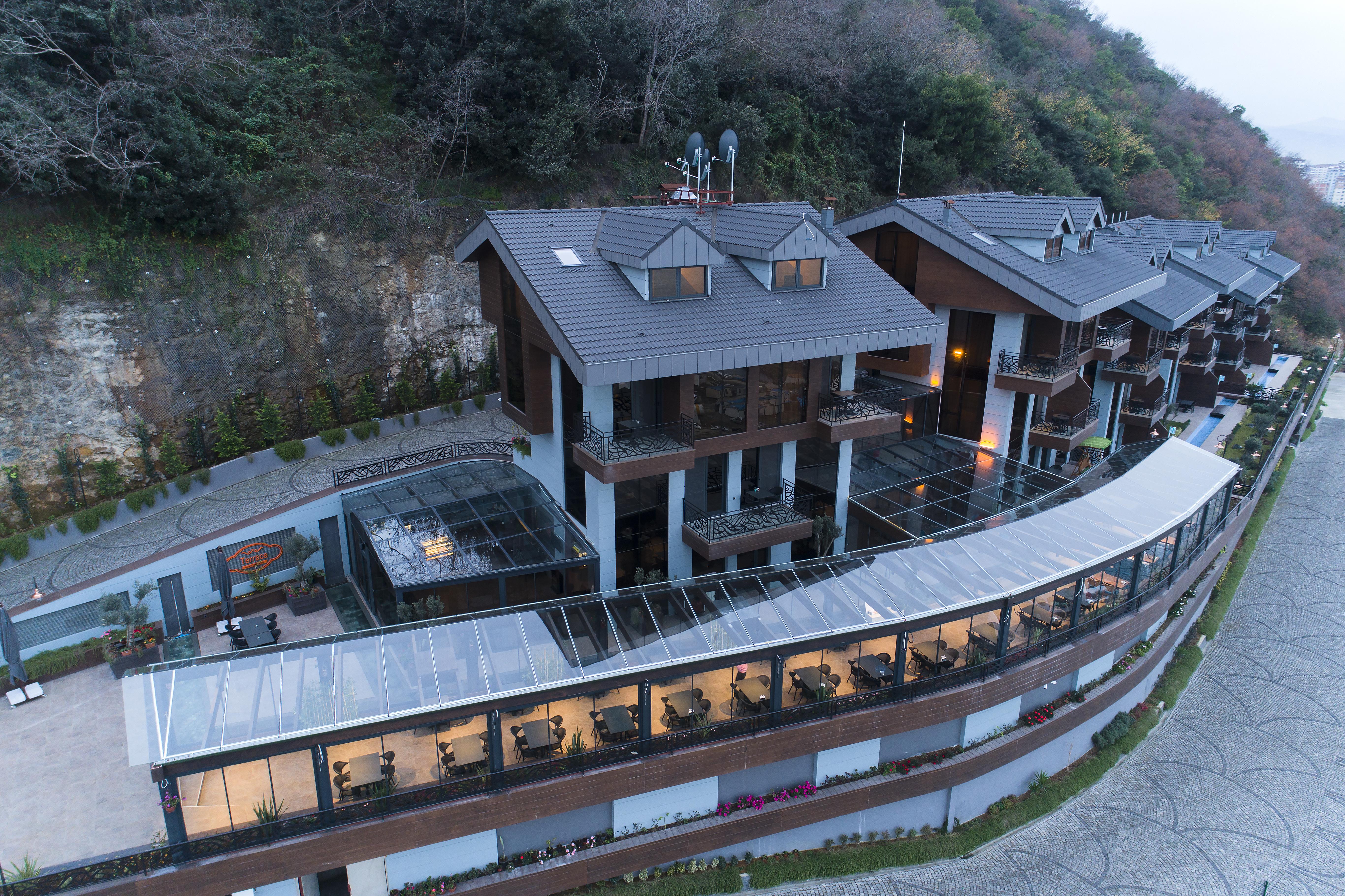 Peerless Hotel