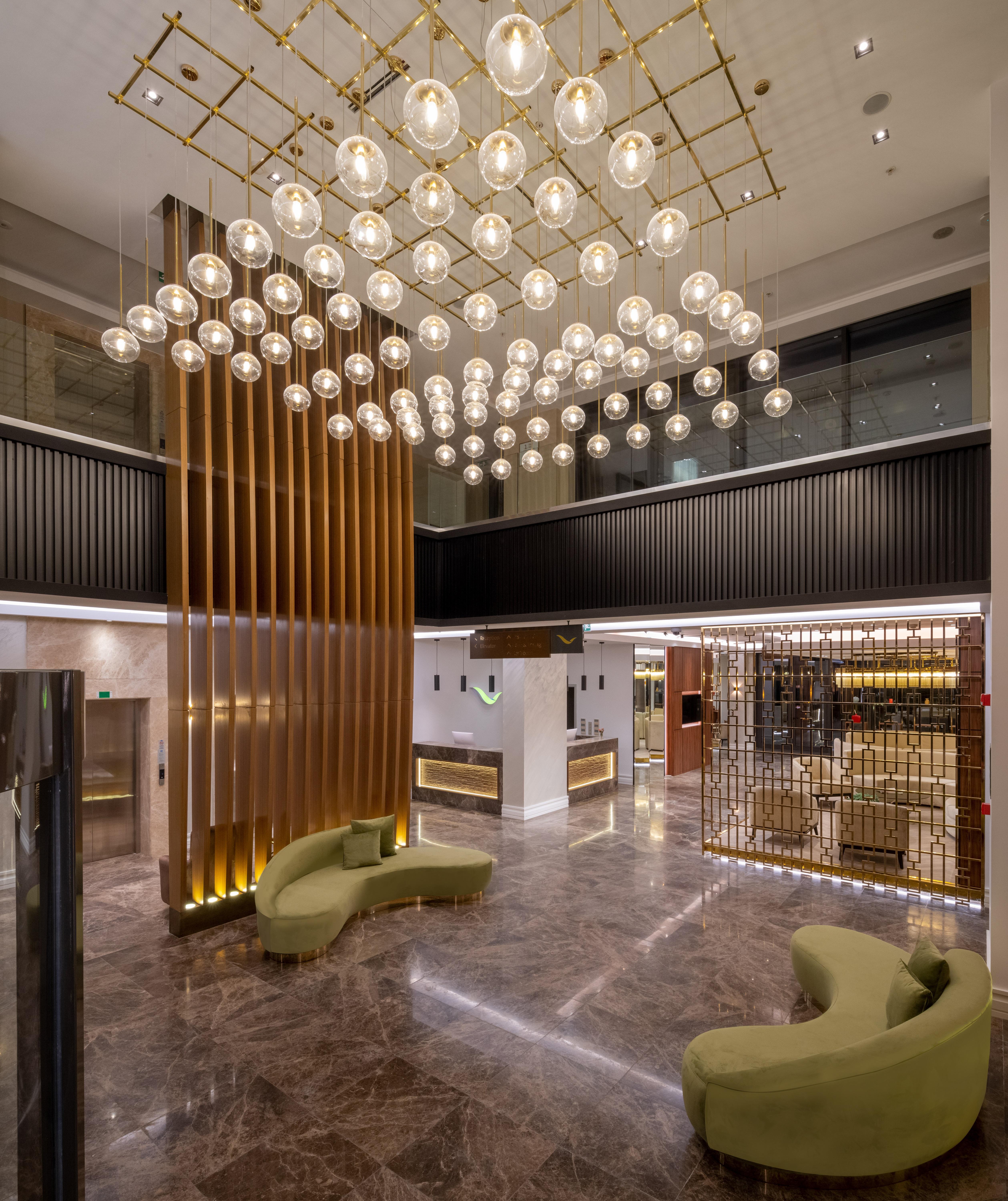 Hotel Movenpick Living West