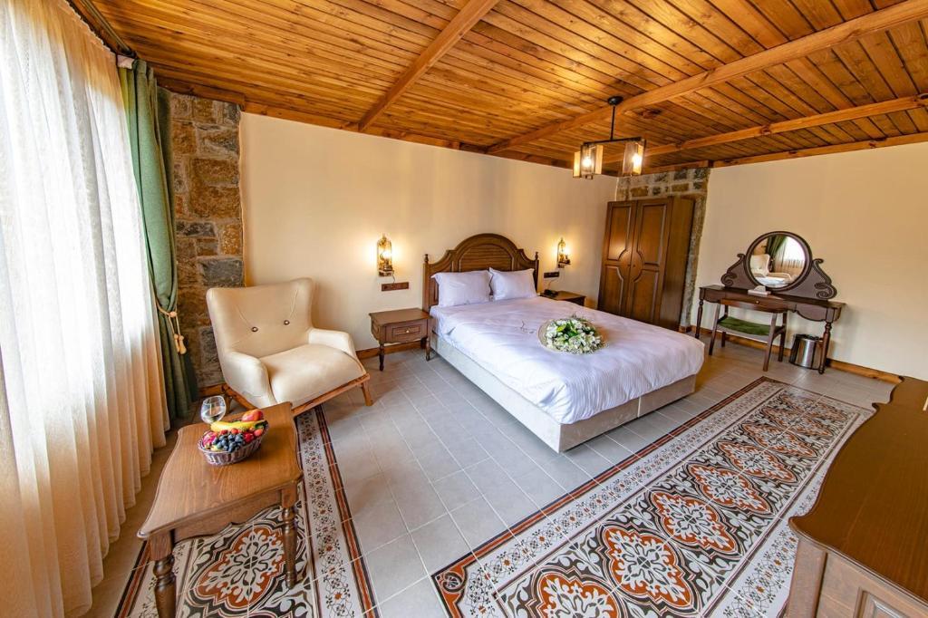 Foleya Mountain & Hotel