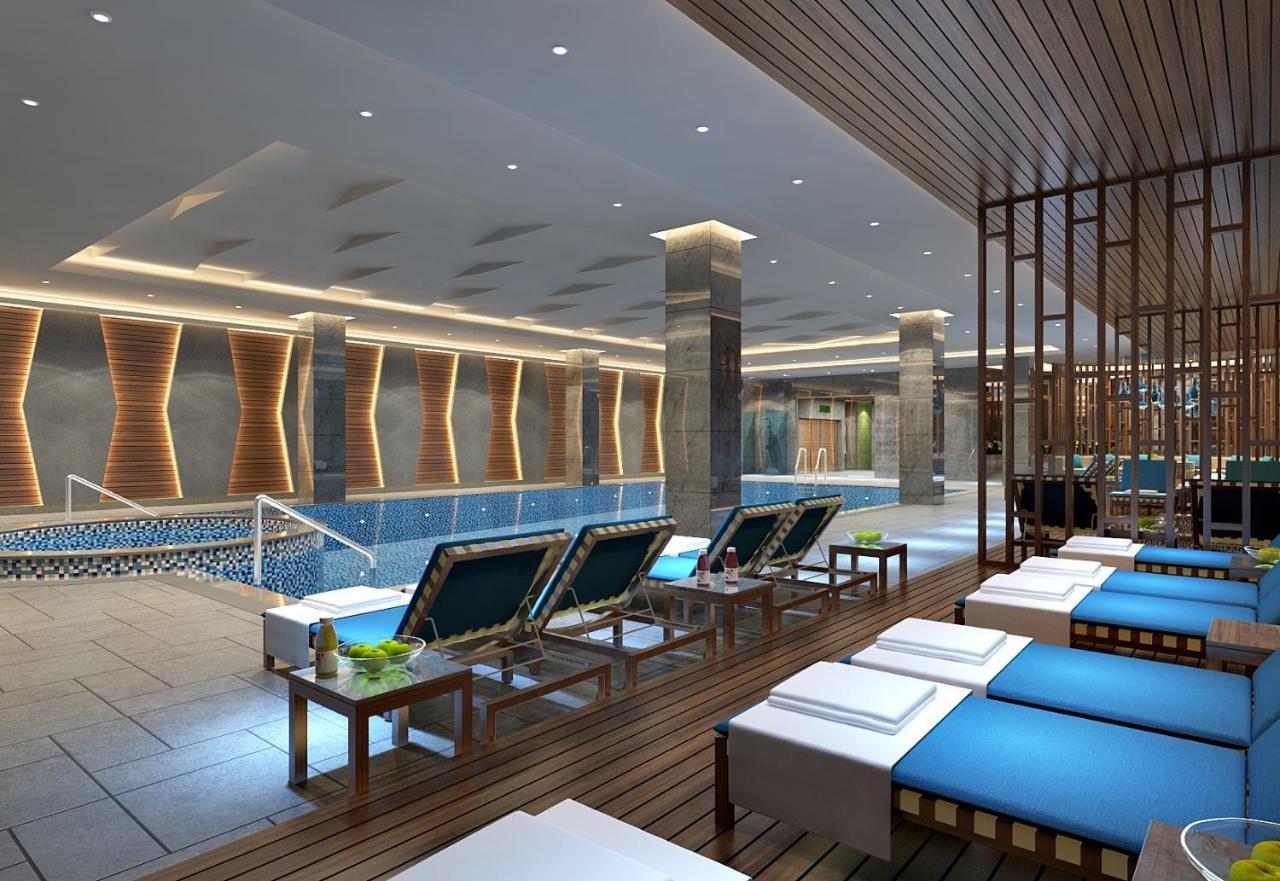 Moevenpick Airport 5*