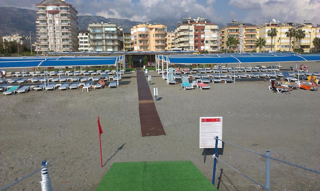 Azura Park *