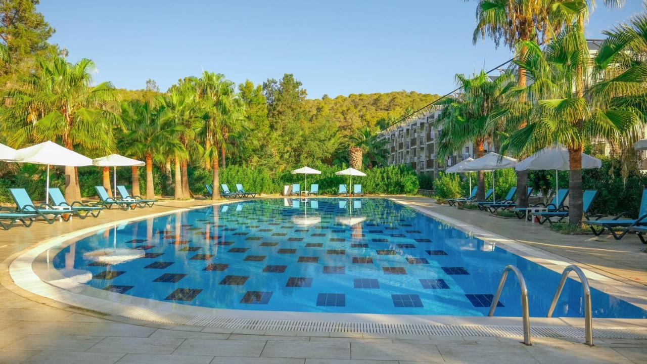 Bay & Guvercinlik (Bodrum)