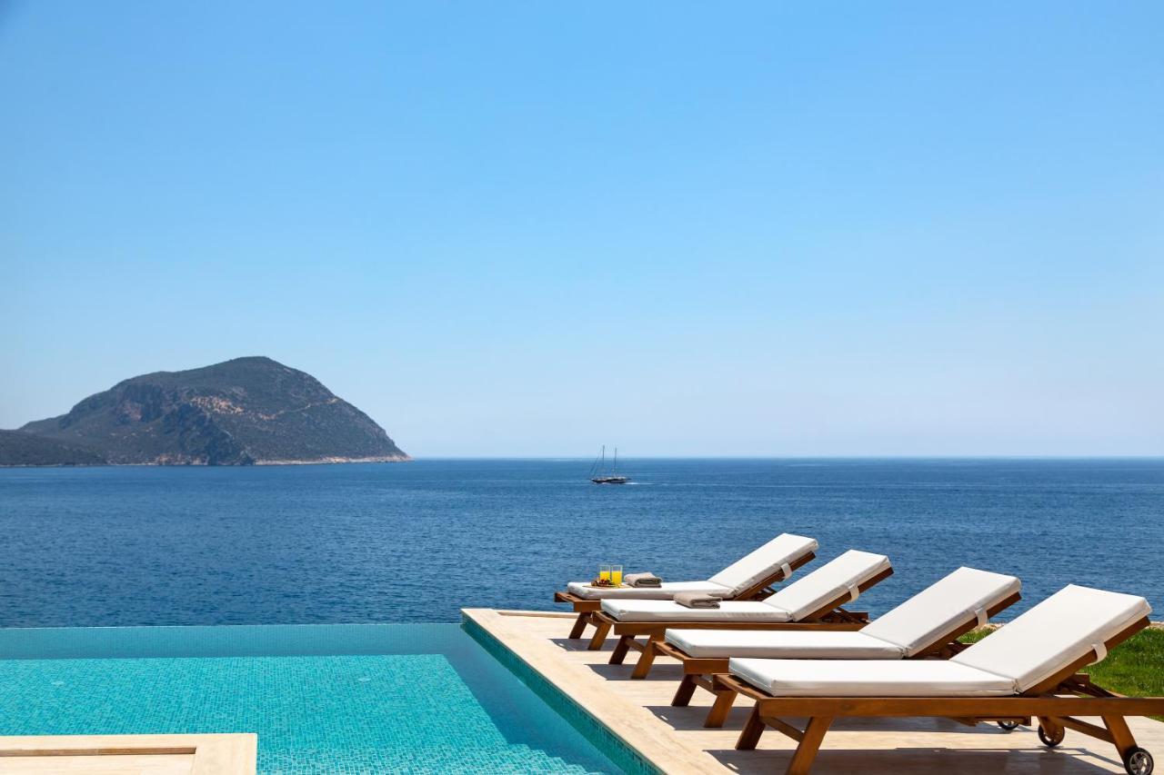 Water Edge 1 Villa