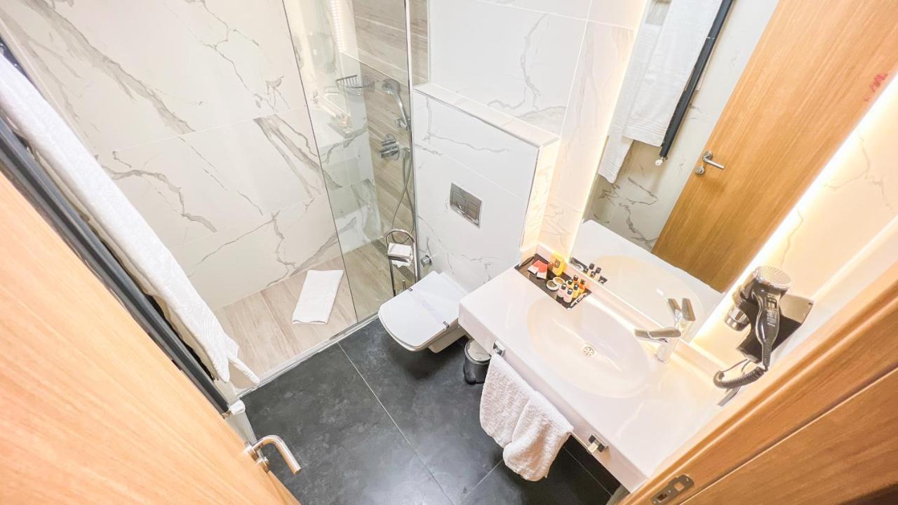 Nira Boutique 4*