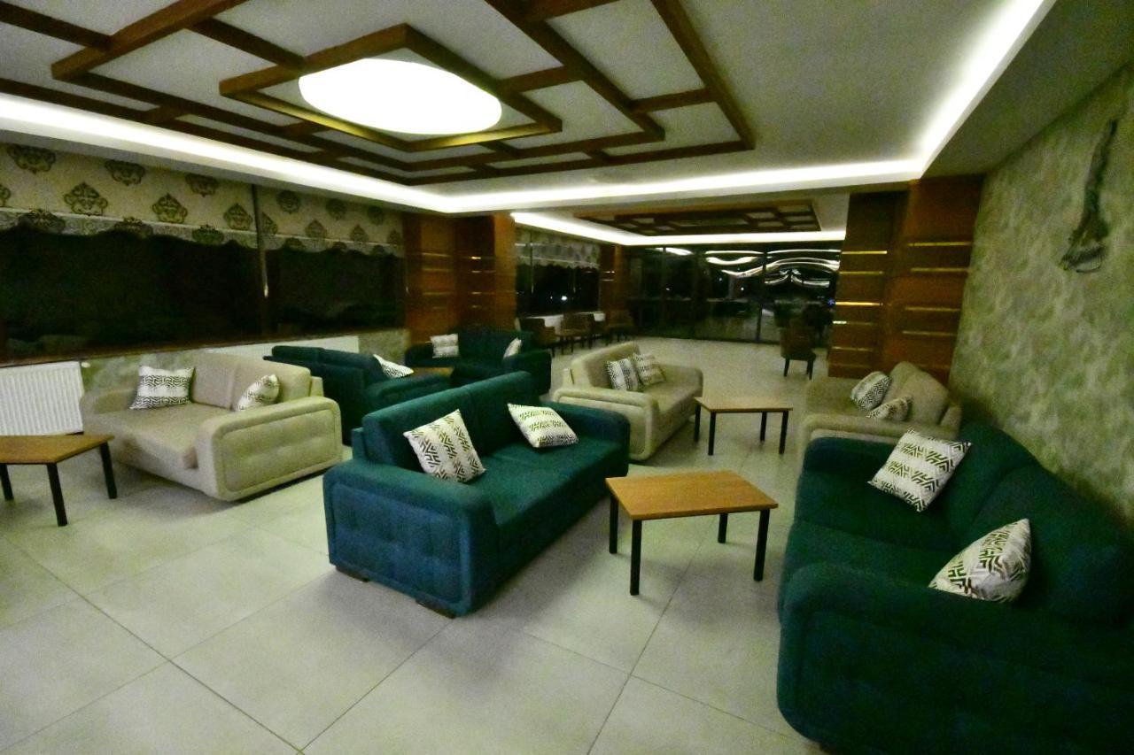 Snowflake Dag & Hotel