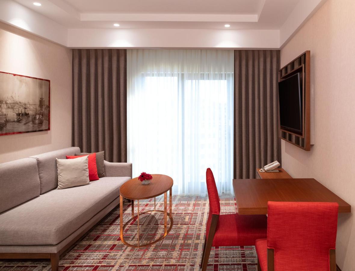 Hotel Moevenpick Airport 5*