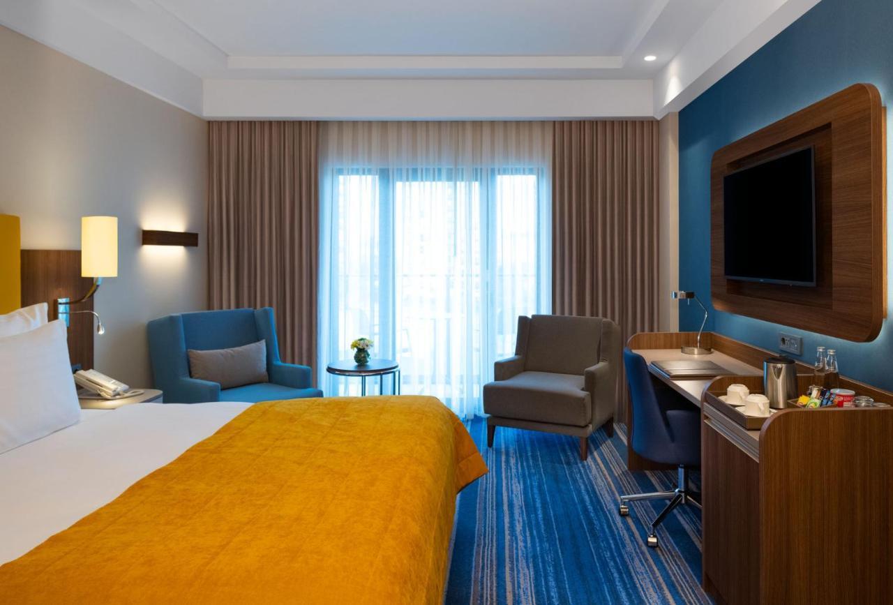 Moevenpick Airport 5*