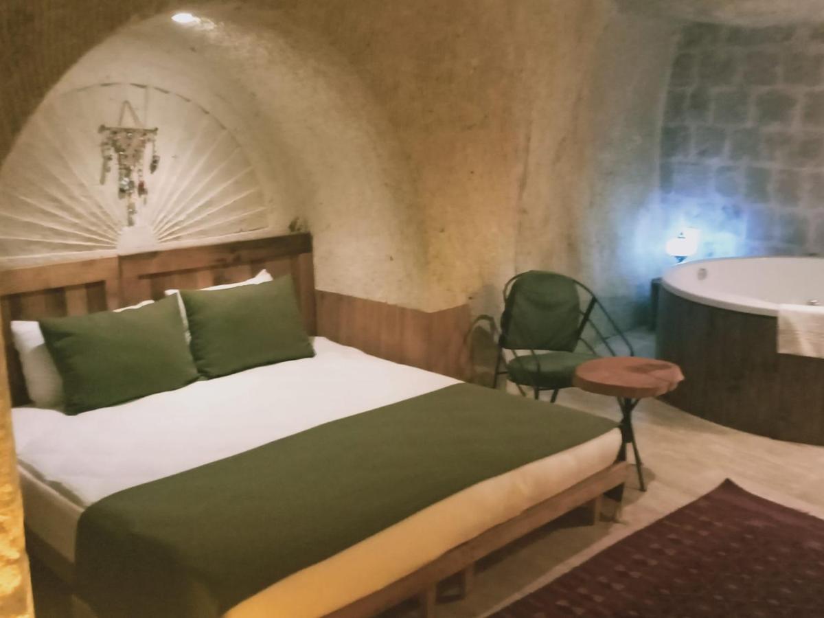 Vigneron Cave Hotel