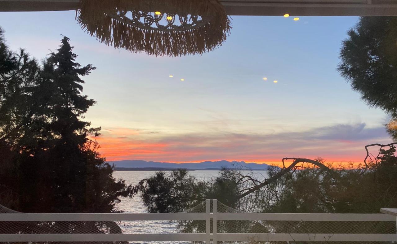 Aparthotel Yasos By The Sea