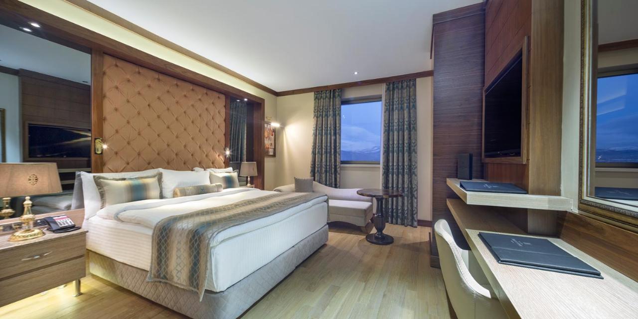 Grand Millennium Hotel