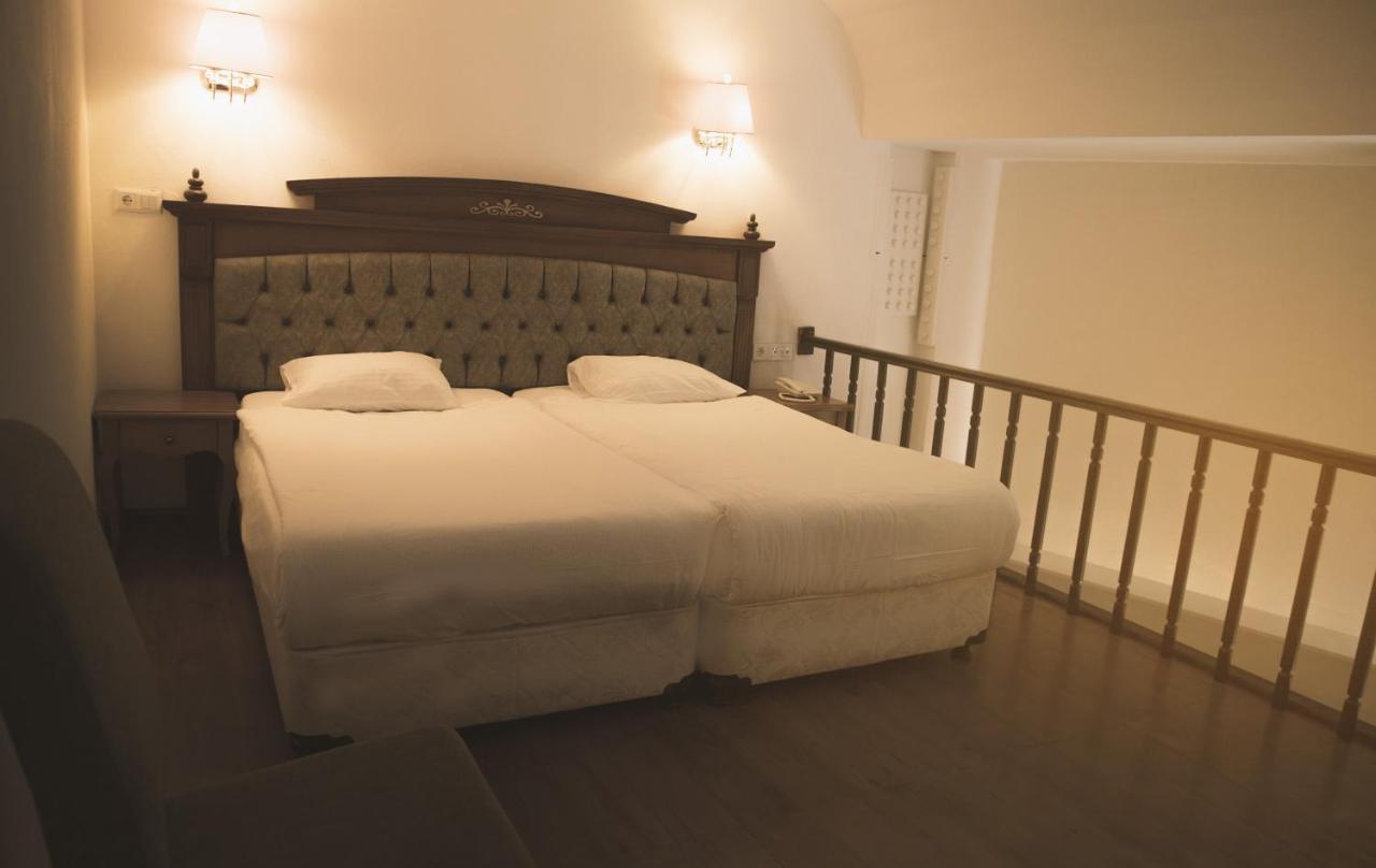 Hotel Thrace & *
