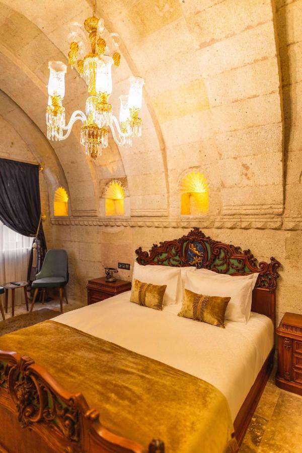 Solo Cave Hotel *