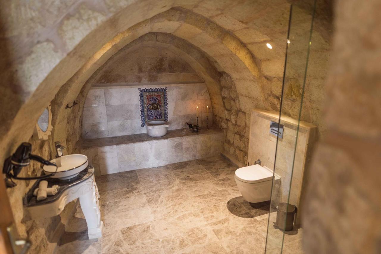 Solo Cave Hotel *