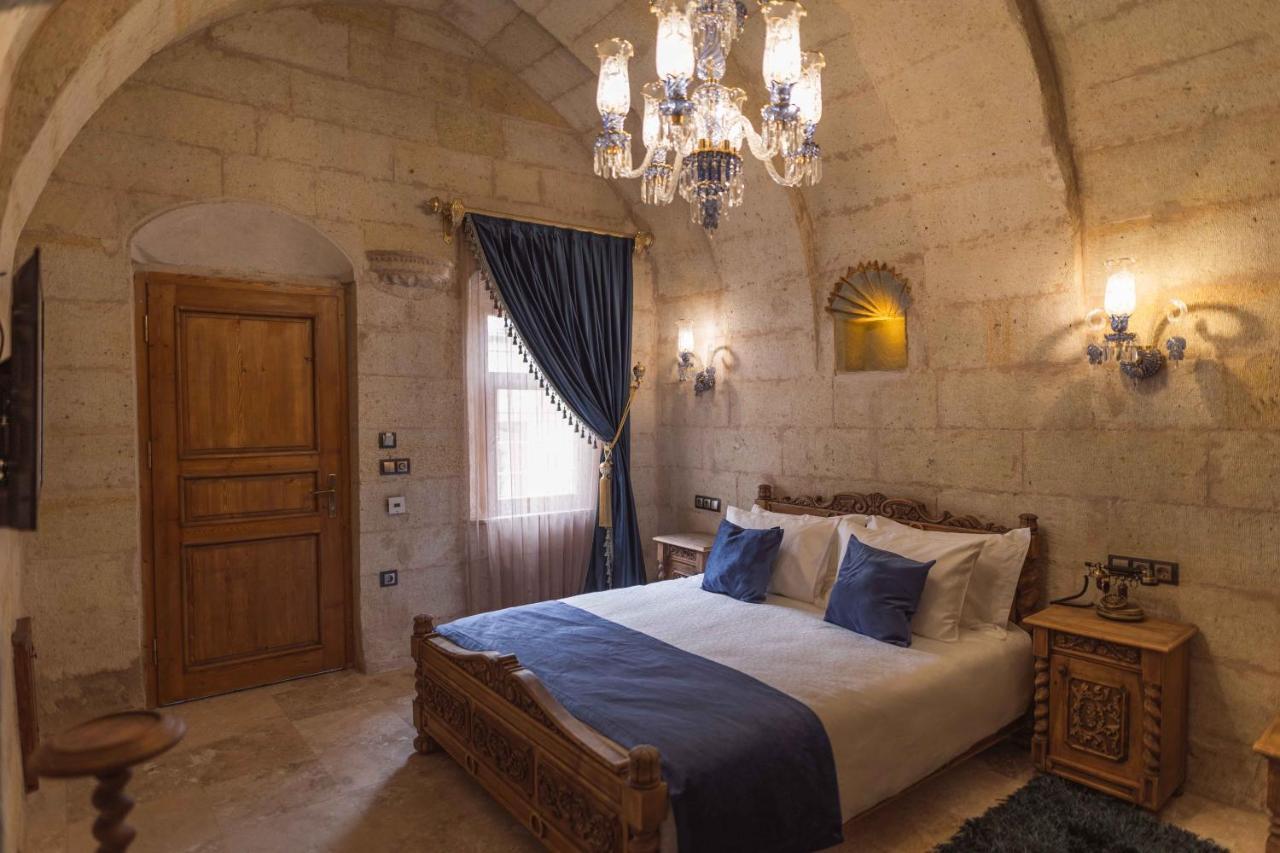 Solo Cave Hotel *