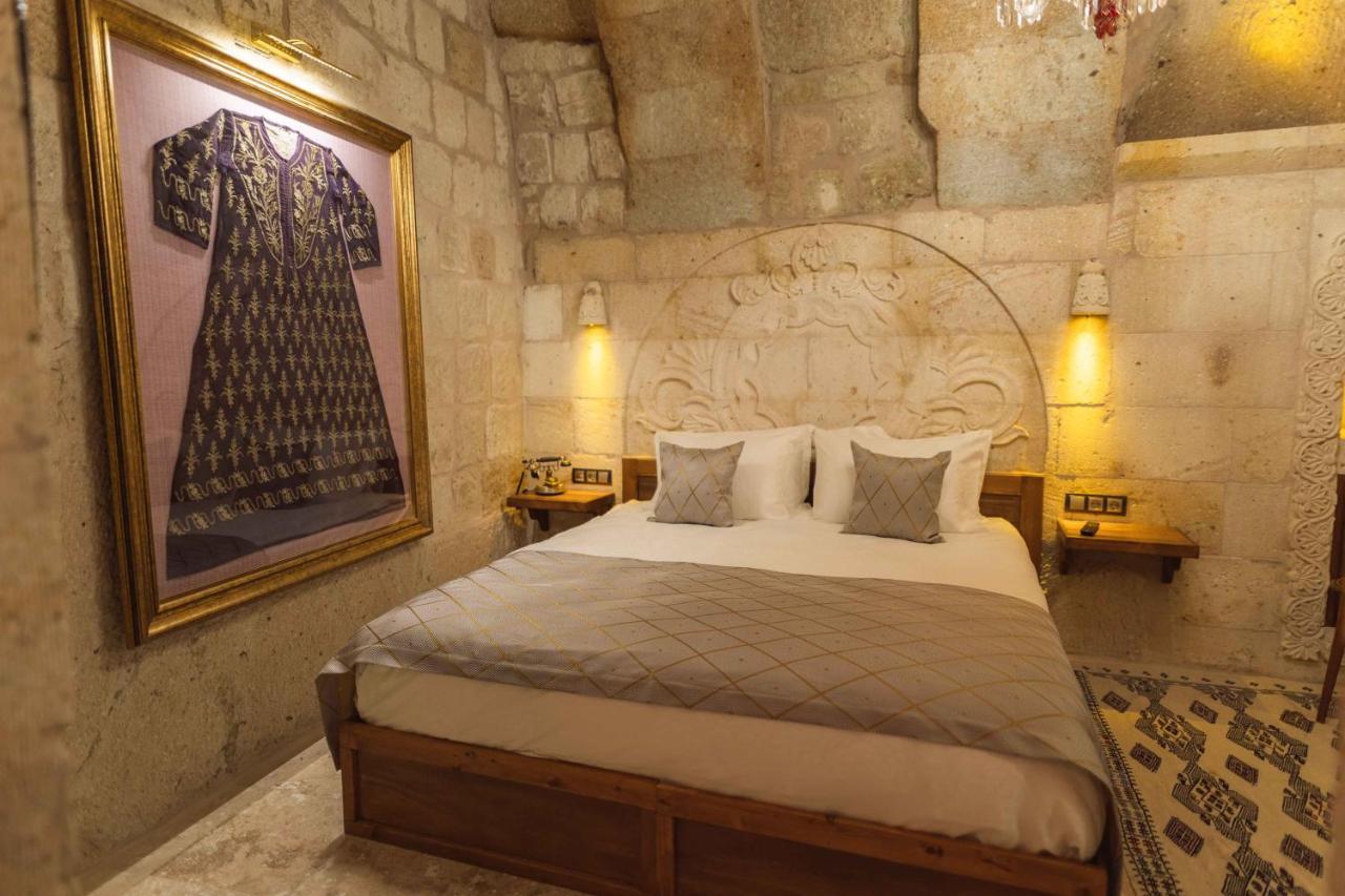 Hotel Solo Cave