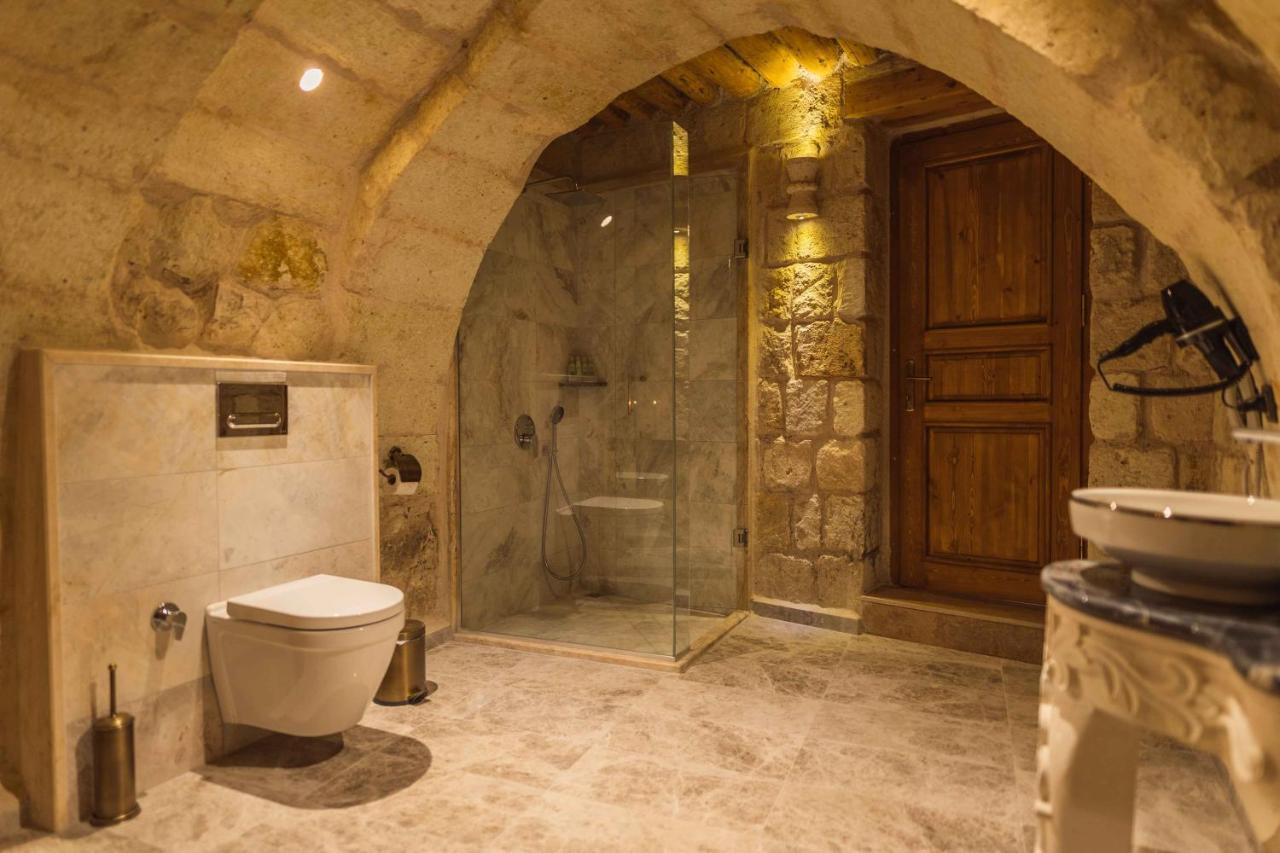 Hotel Solo Cave