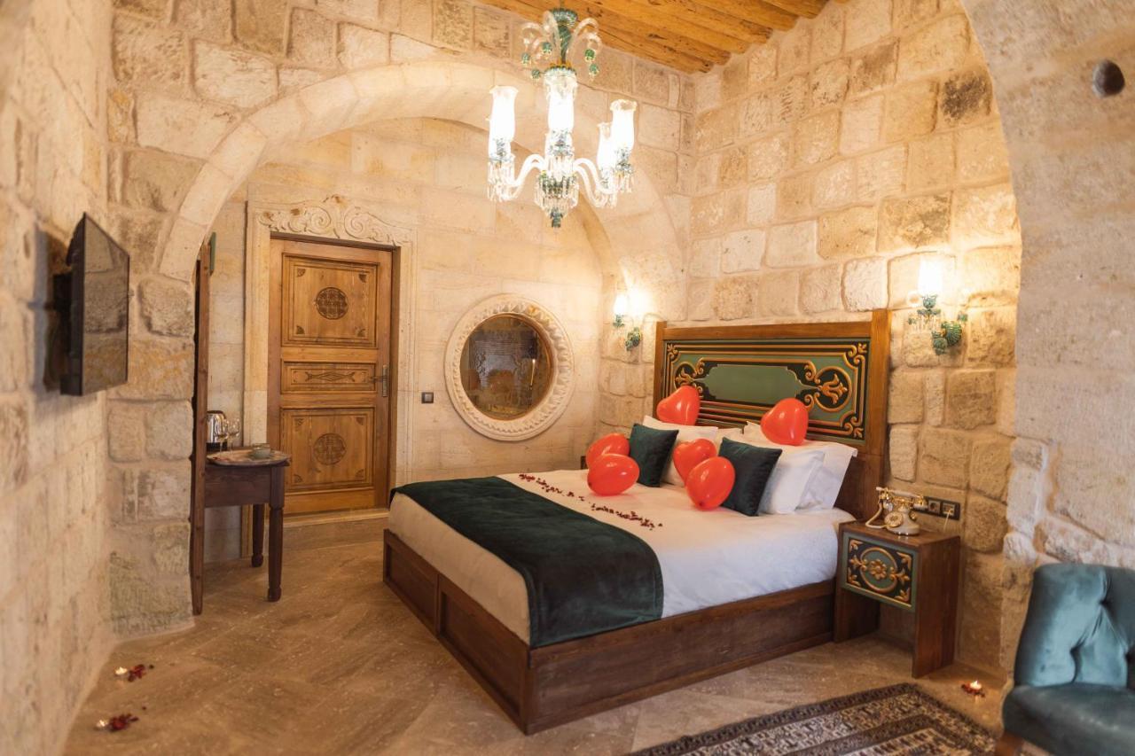 Hotel Solo Cave