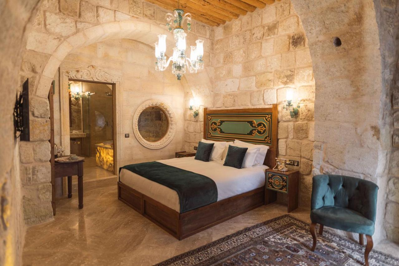 Hotel Solo Cave *