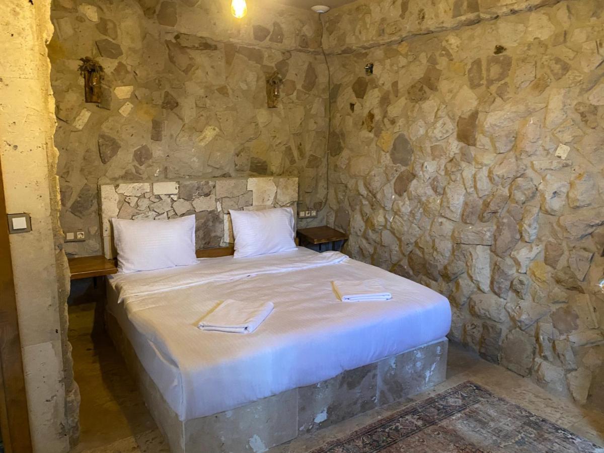 Ala Stone House *