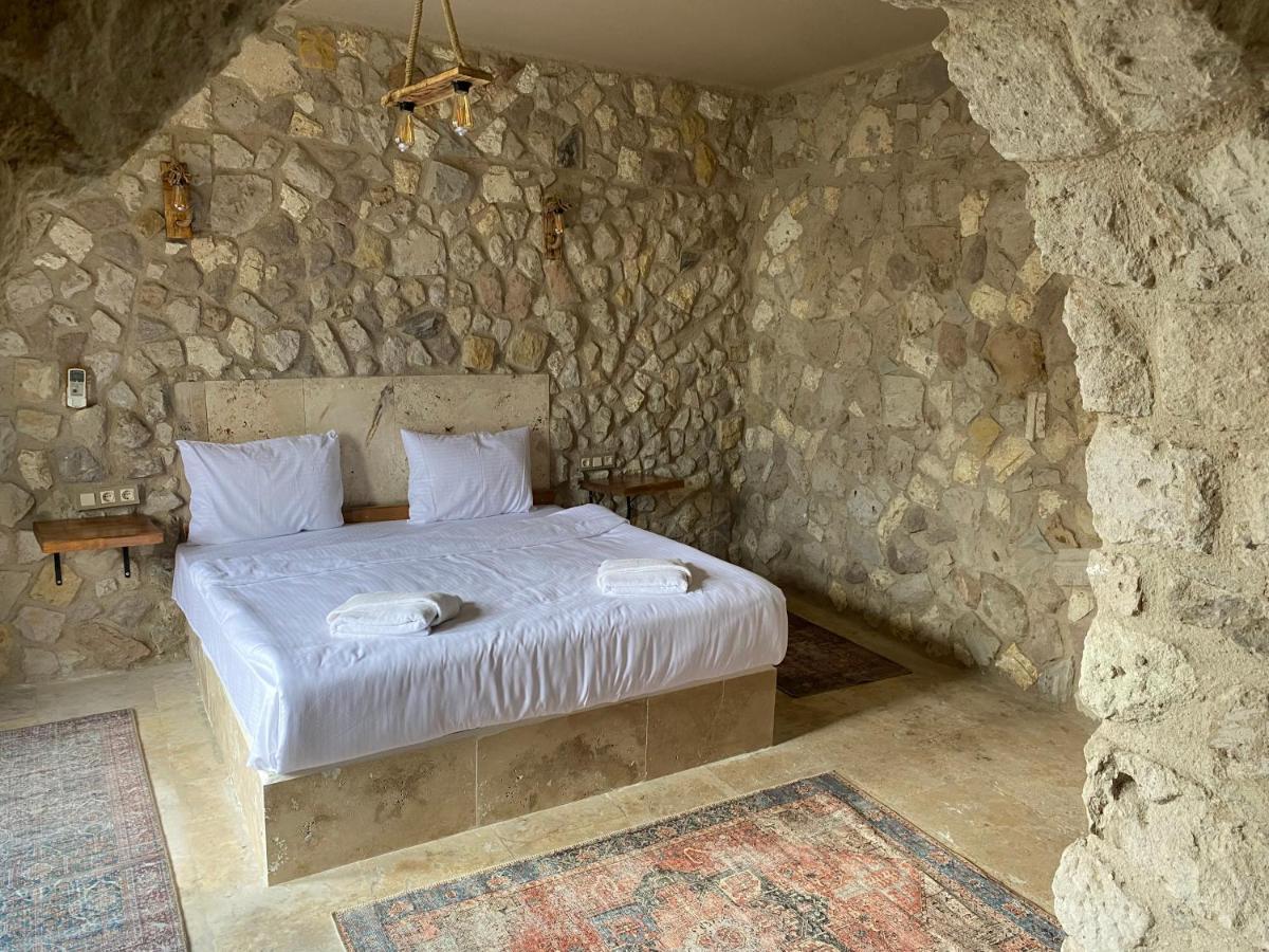 Ala Stone House