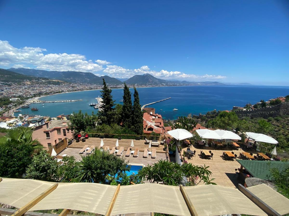 Castle Boutique Hotel *