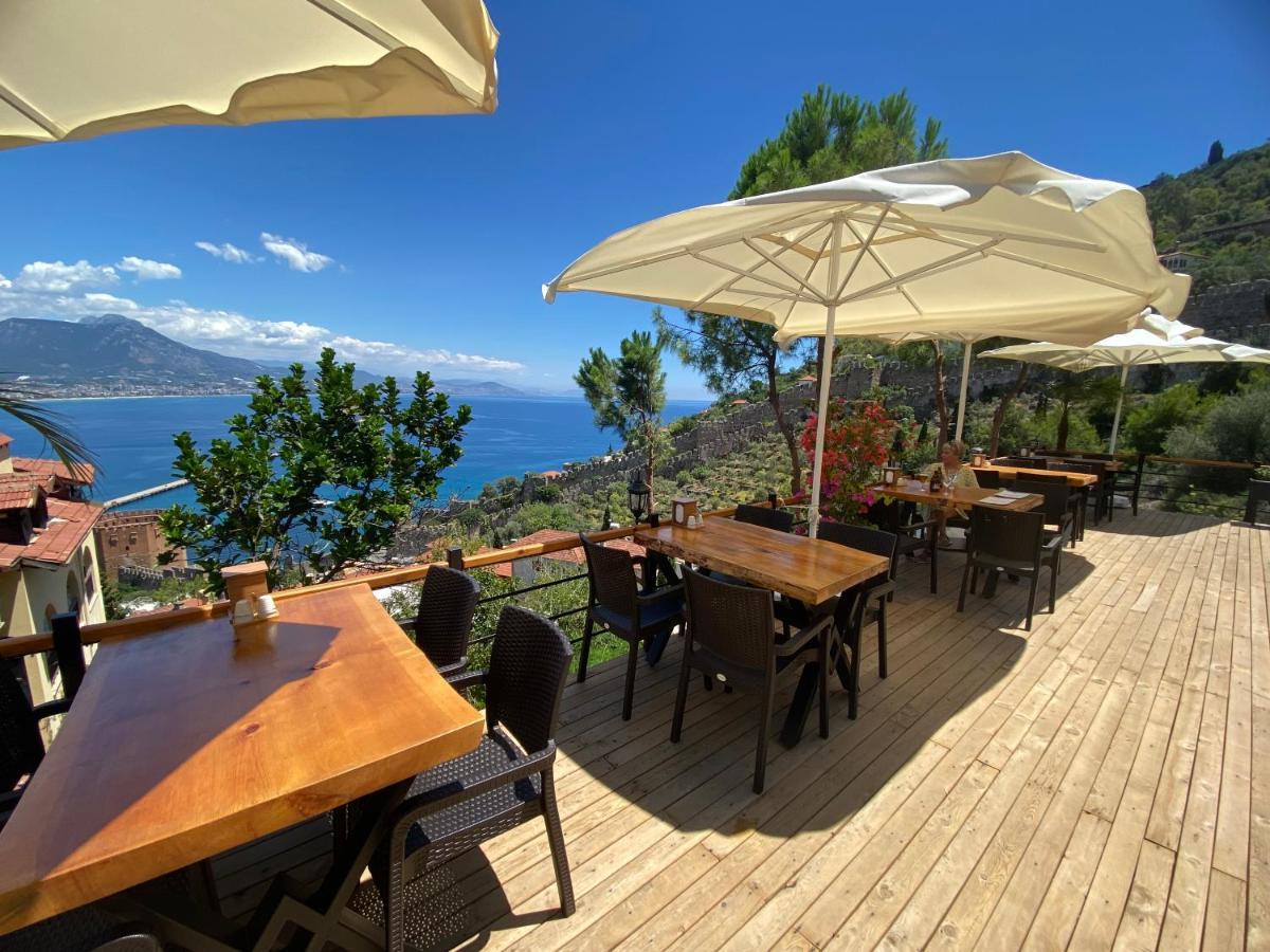 Castle Boutique Hotel *