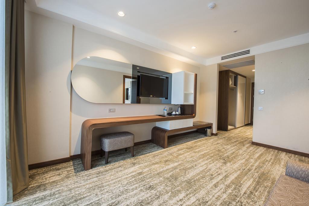 Hotel Ramada By Wyndham Gemli̇k