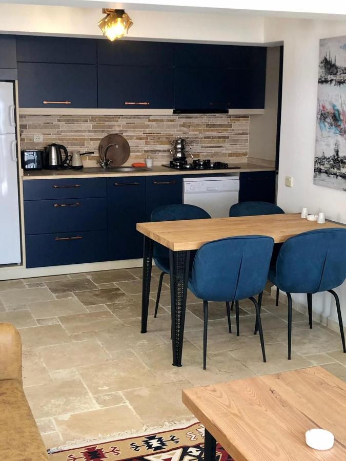 Apartment Amazing 2 Bedroom Penthouse!