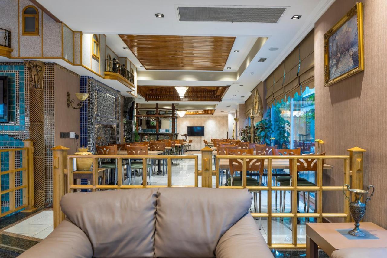 Royal Hotel