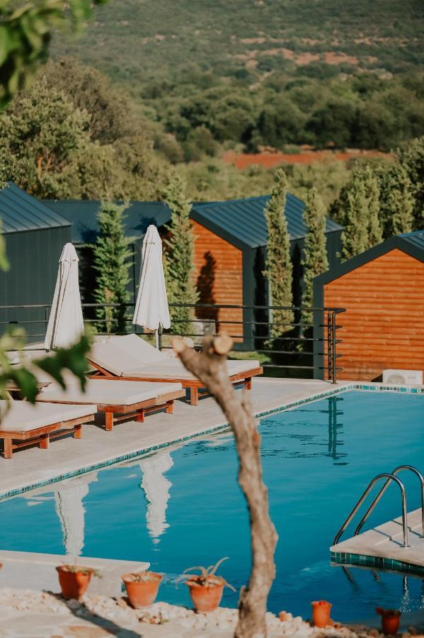 Kairos Hotel *
