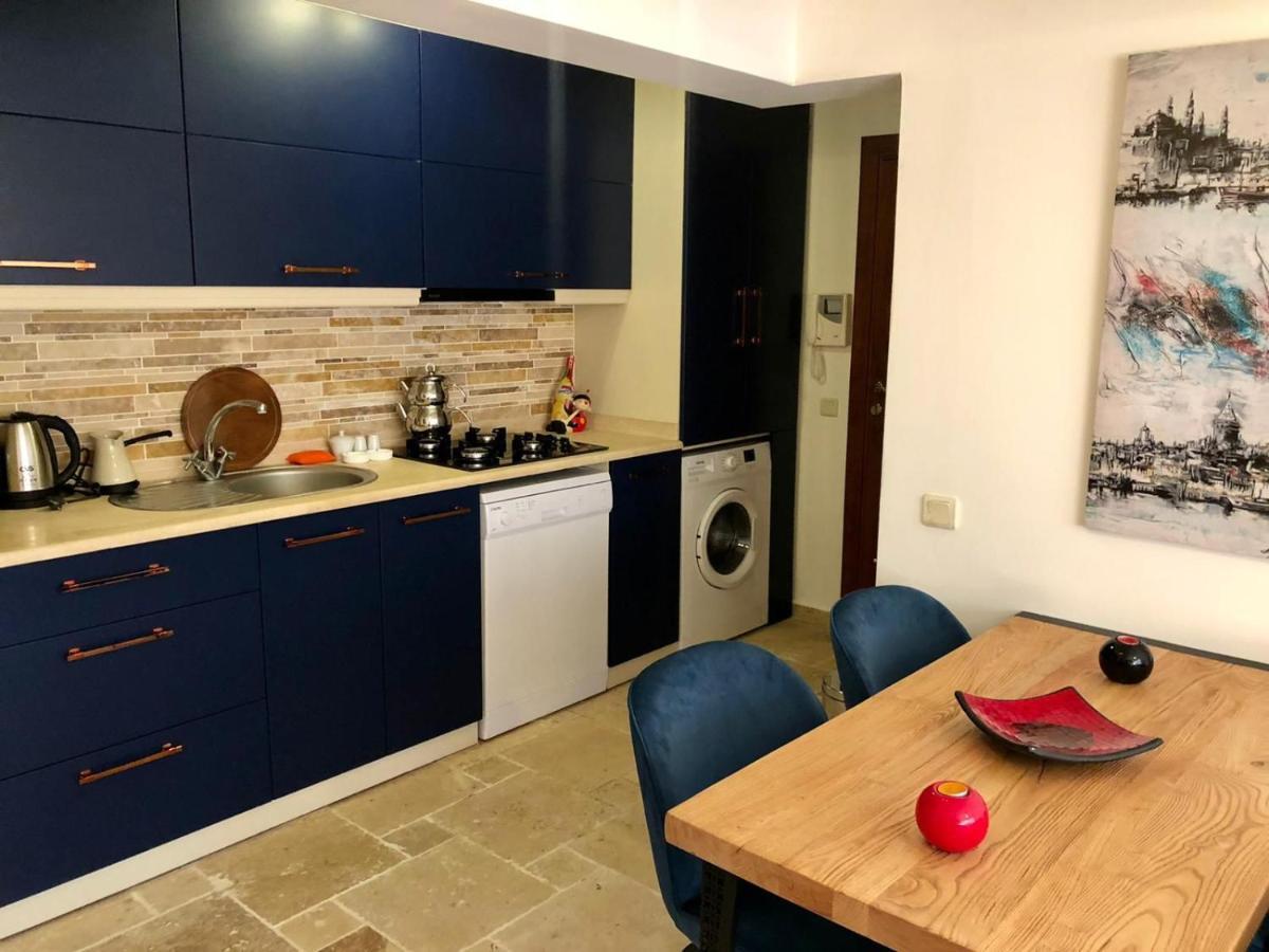 Apartment Amazing 2 Bedroom Penthouse!