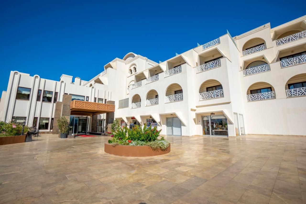 Azka Resort